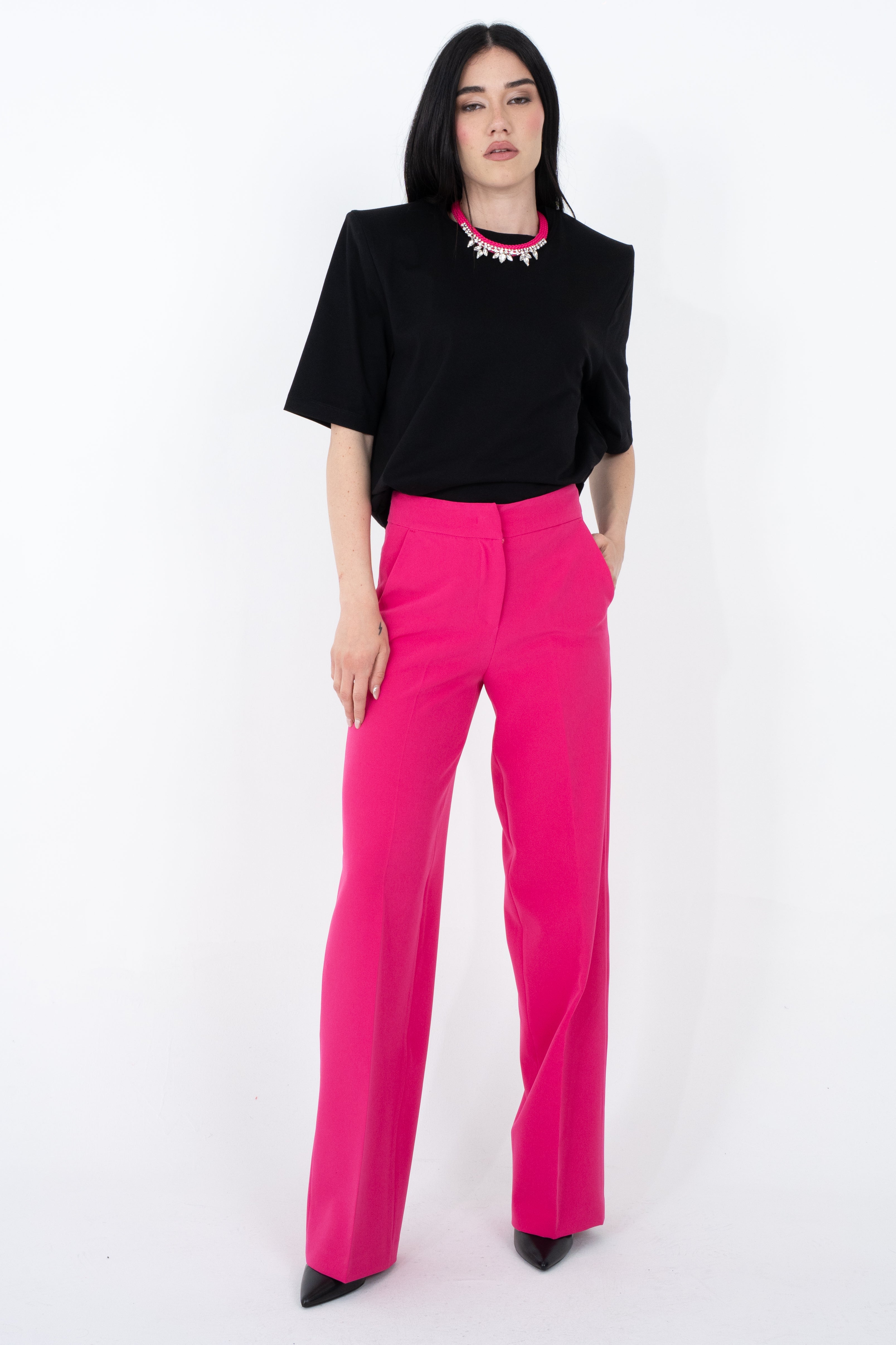 T-shirt con collana
