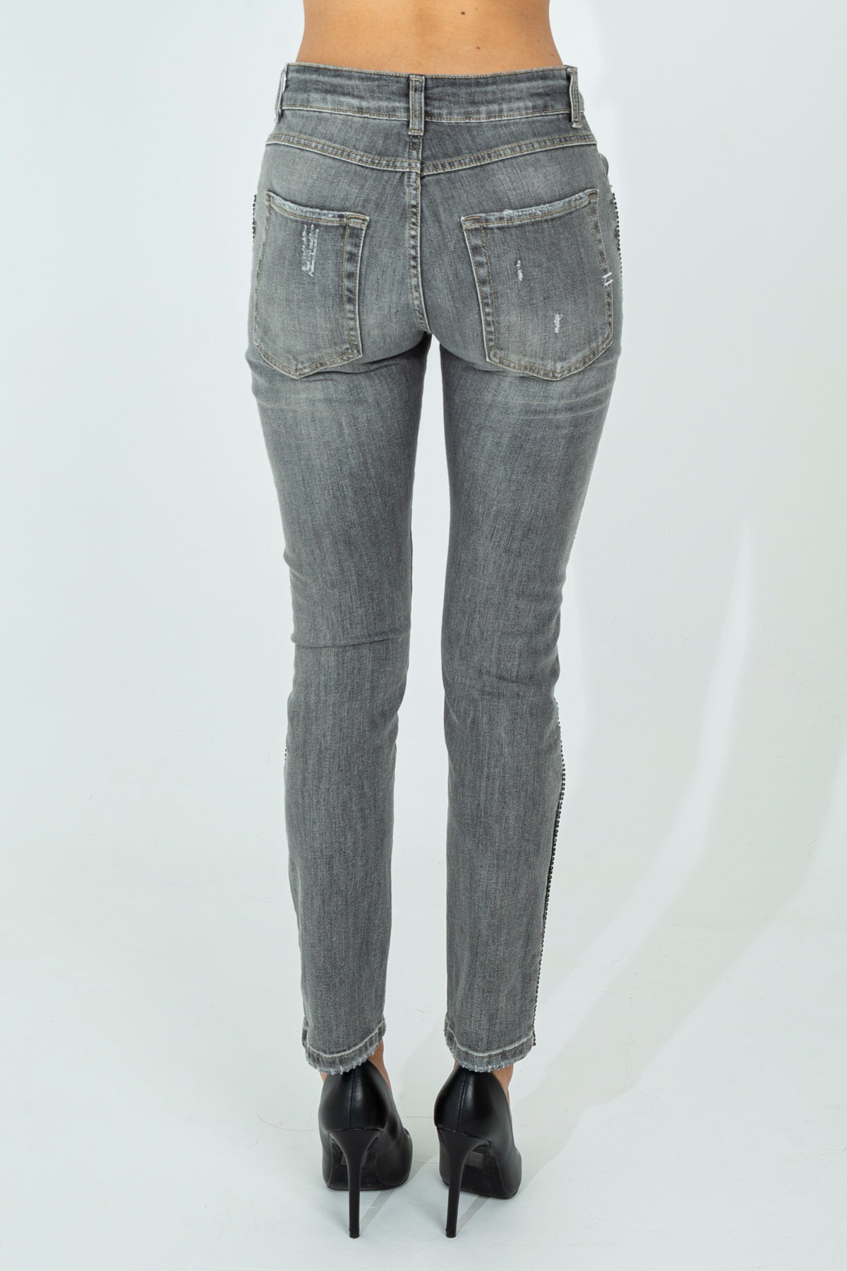 Jeans with rips and applications