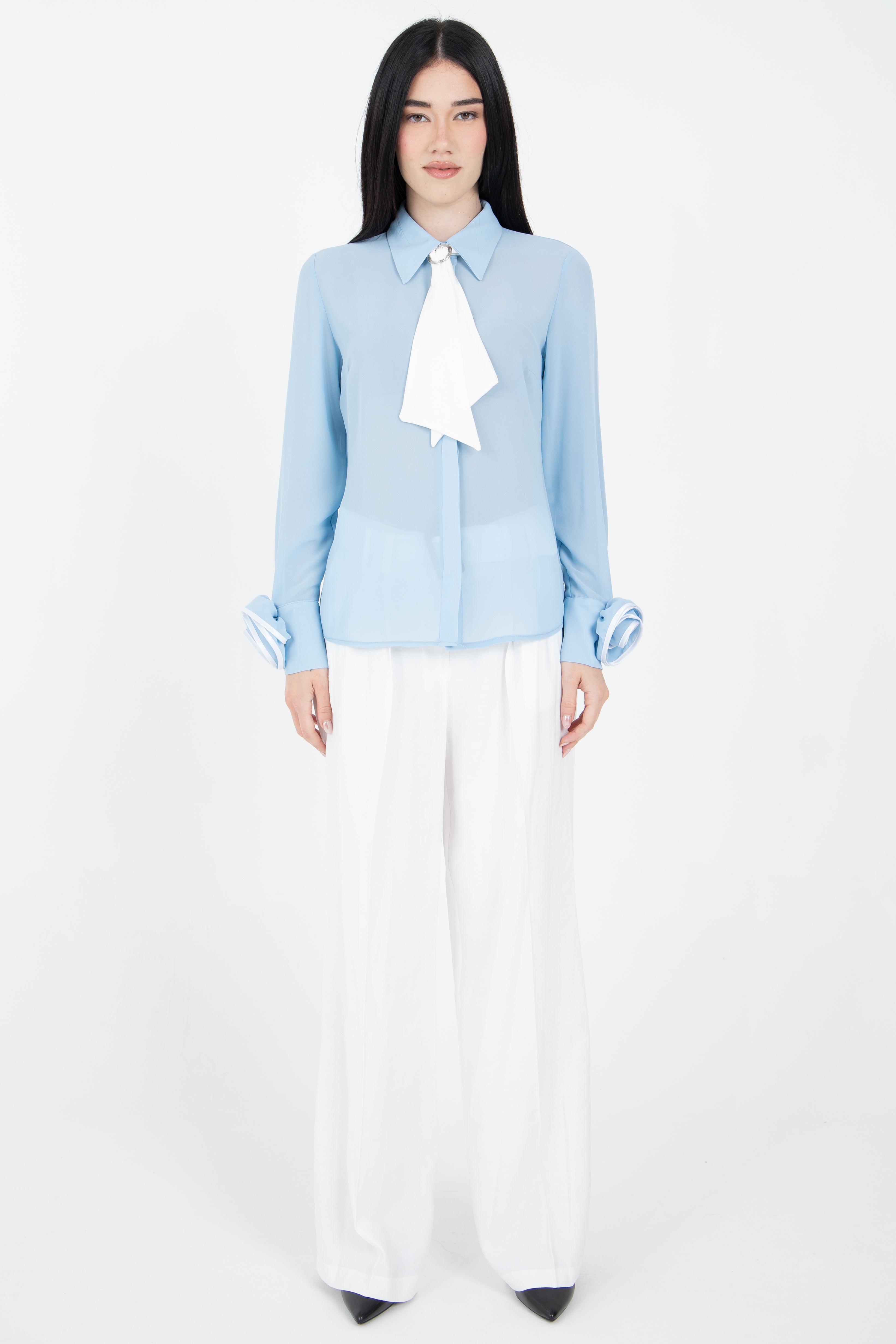 Camicia con rose applicate