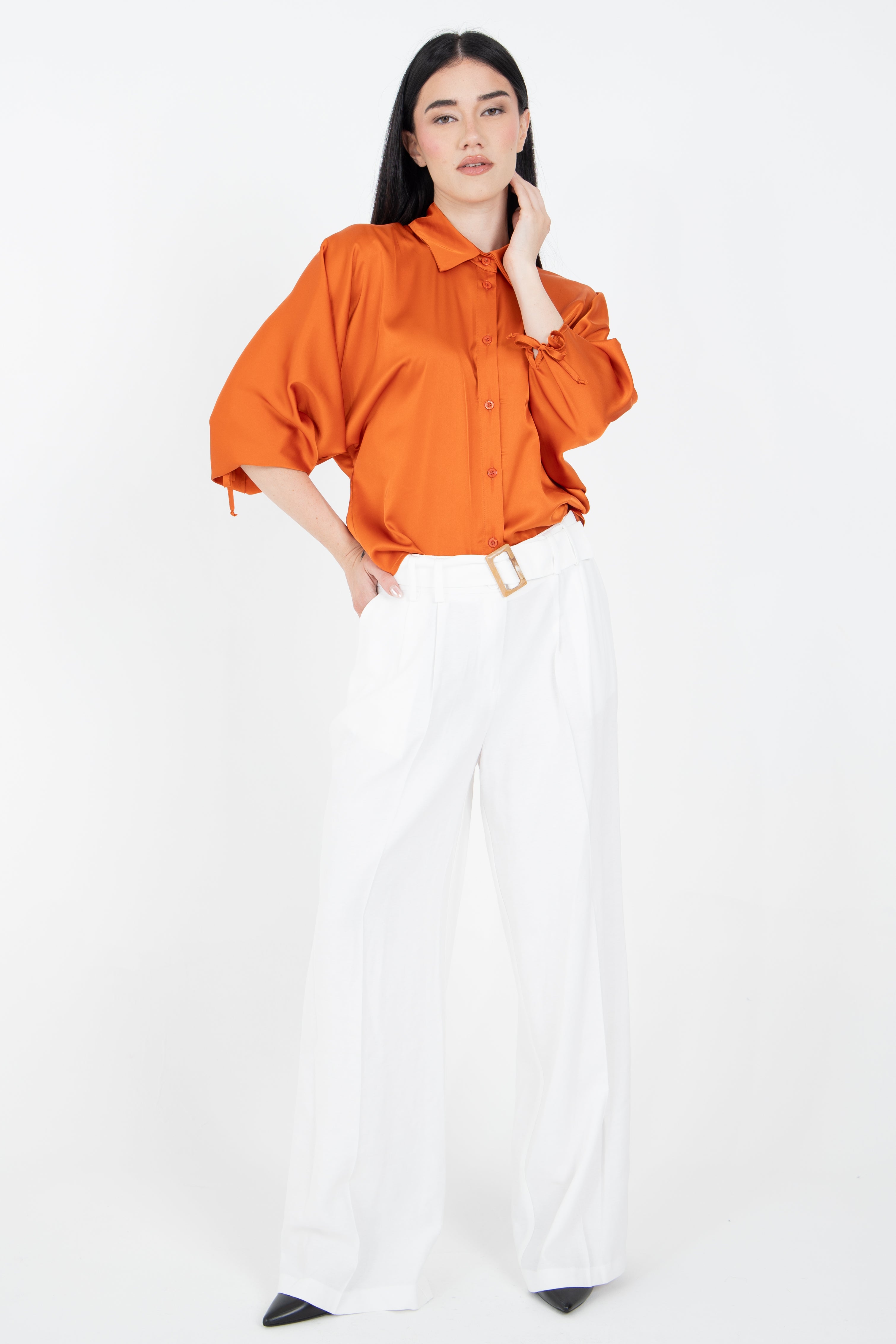 Pantalone palazzo con cintura coordinata