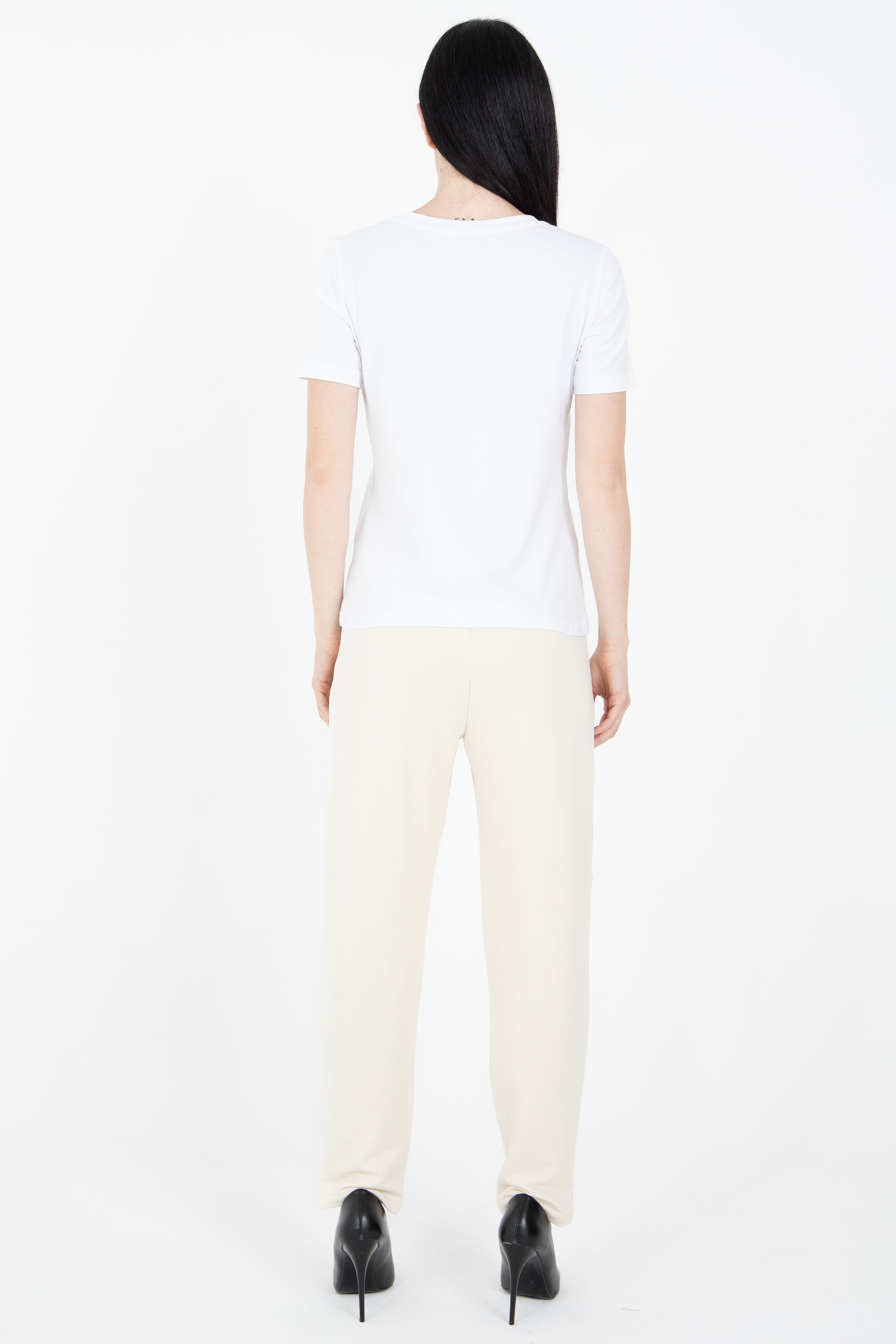 T-shirt con applicazioni cucite