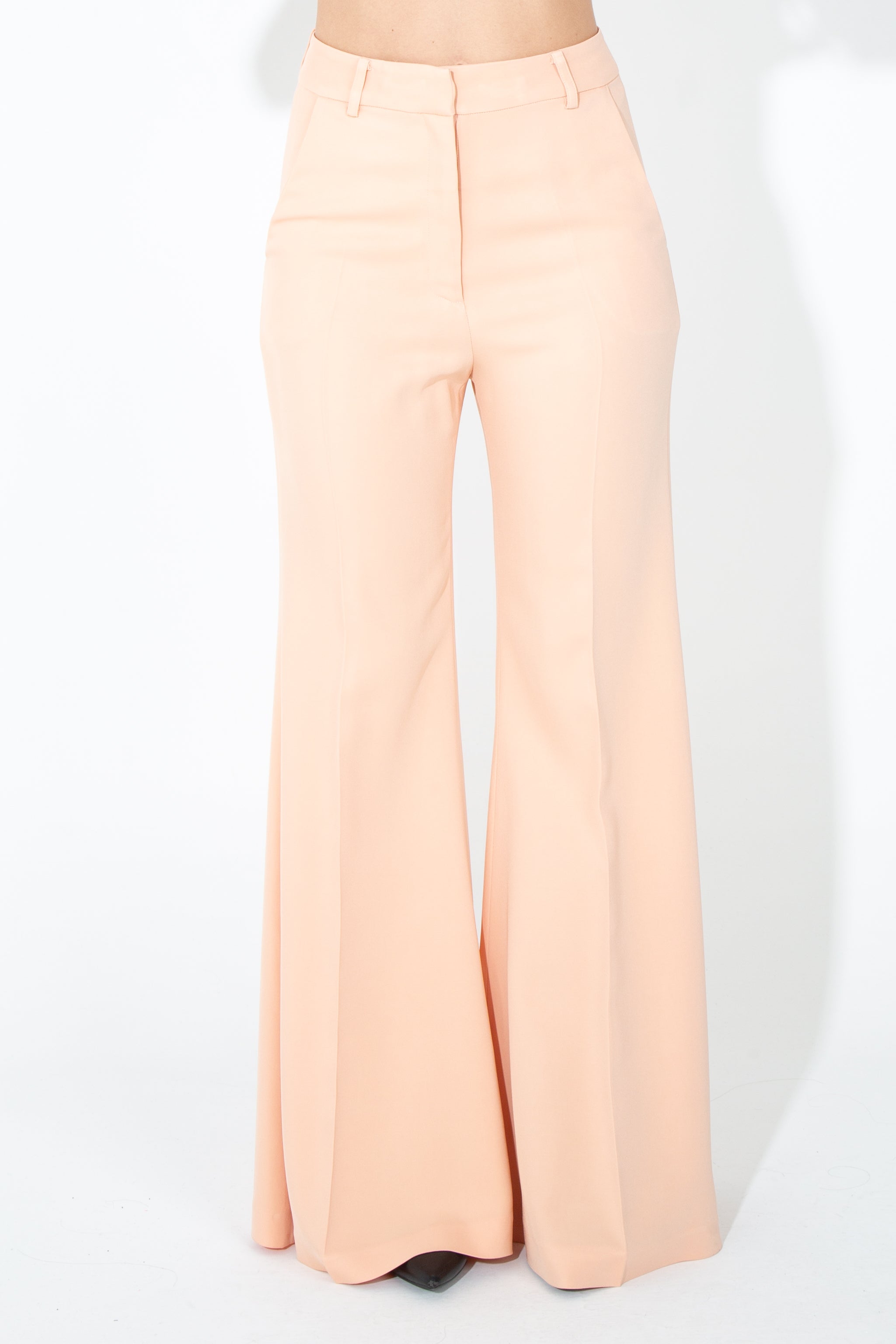 Pantalone a zampa ampia