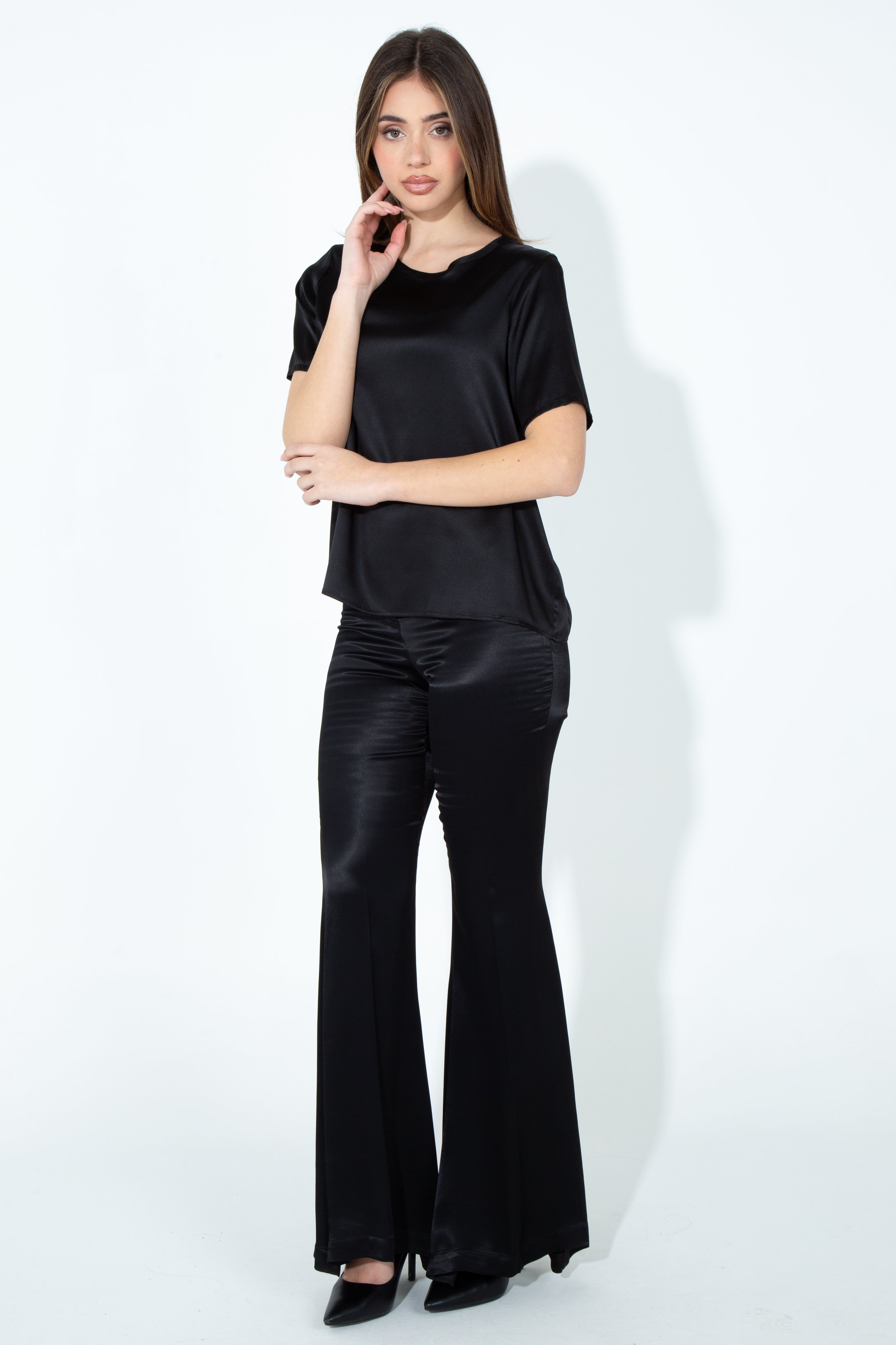 Pantalone a zampa in raso