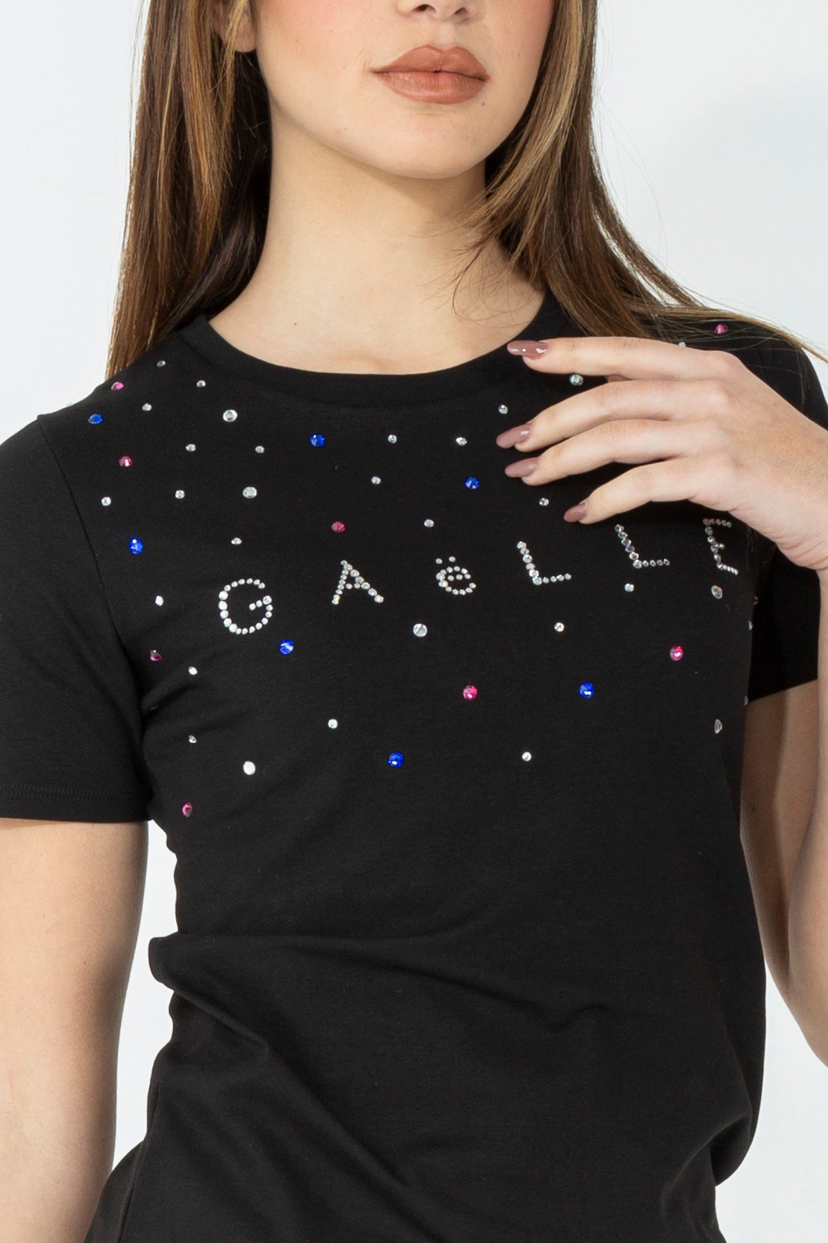 T-shirt con dettagli strass e perle colorate