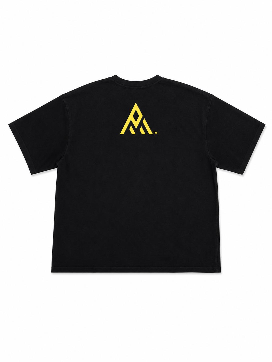 T-shirt con stampe e rotture