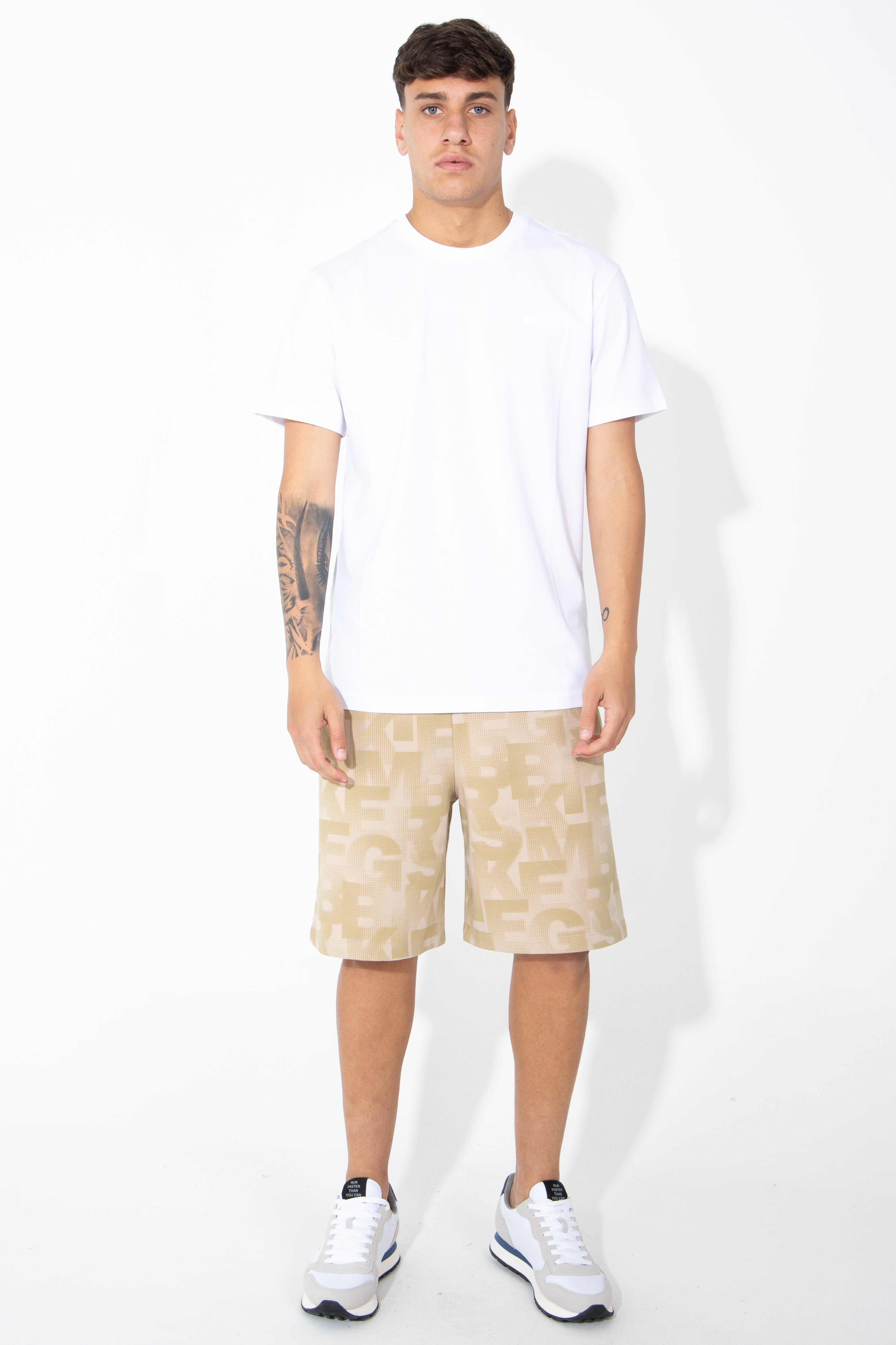 T-Shirt con logo tono su tono