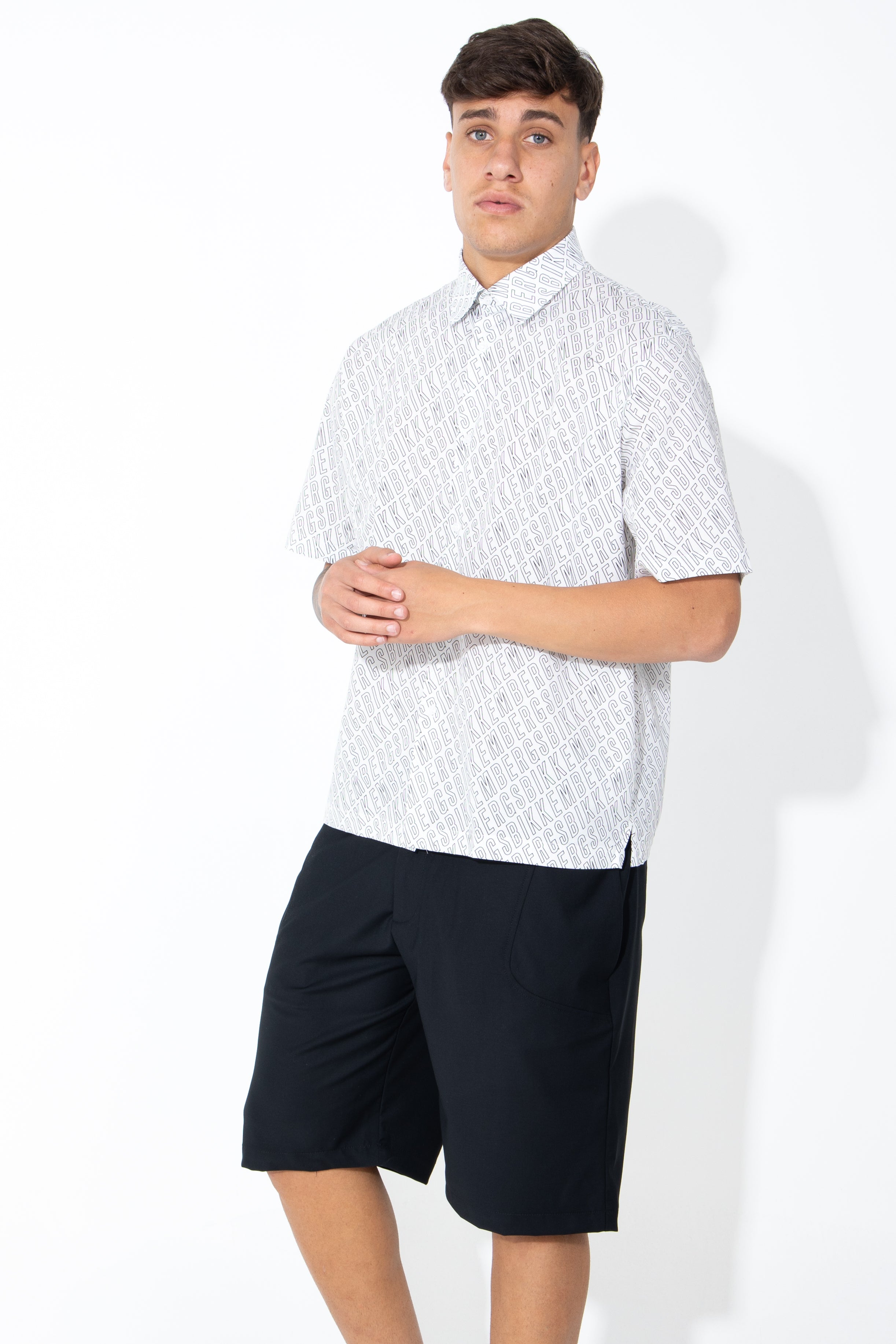 Camicia mezze maniche con logo a contrasto