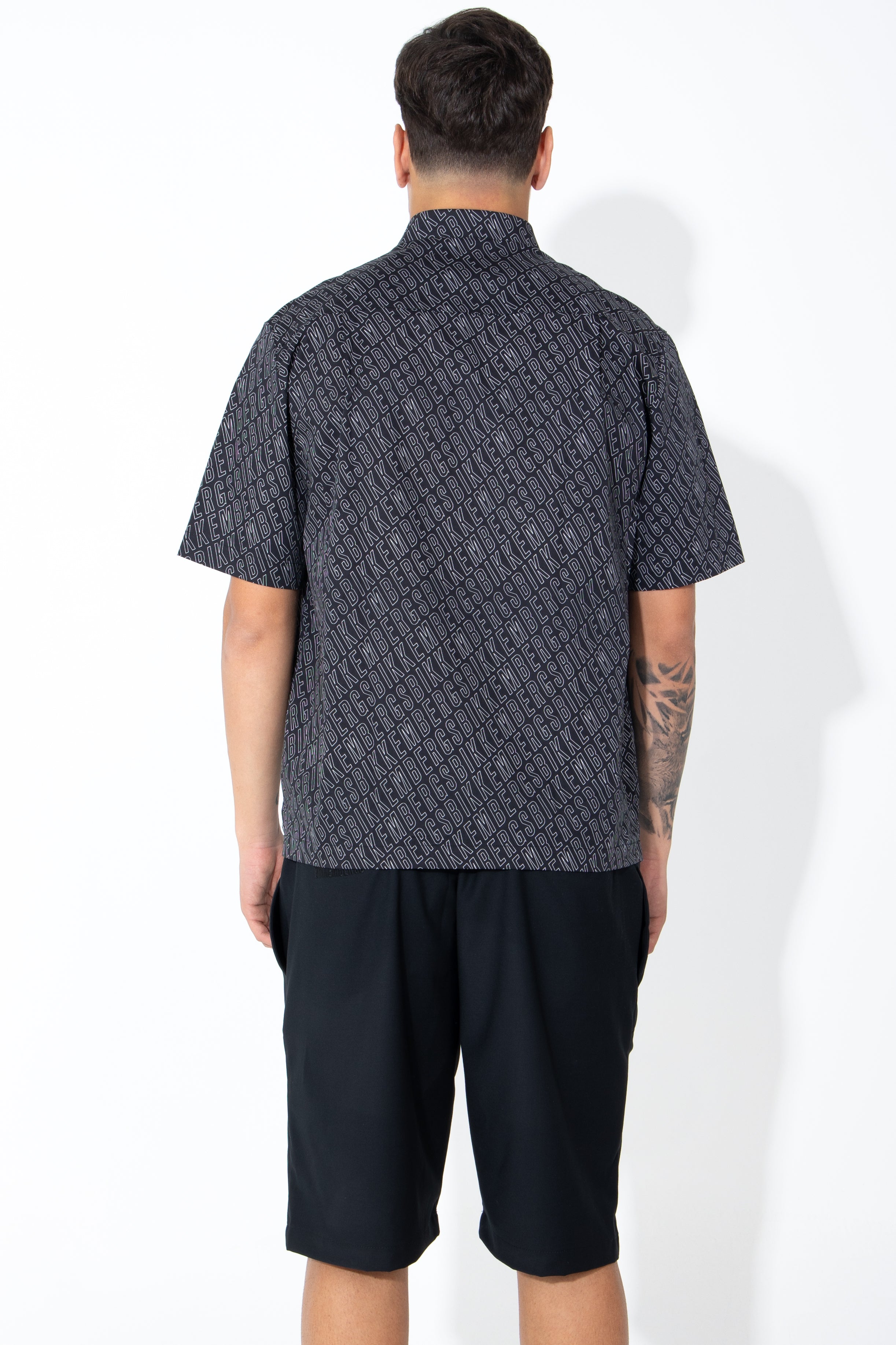 Camicia mezze maniche con logo a contrasto