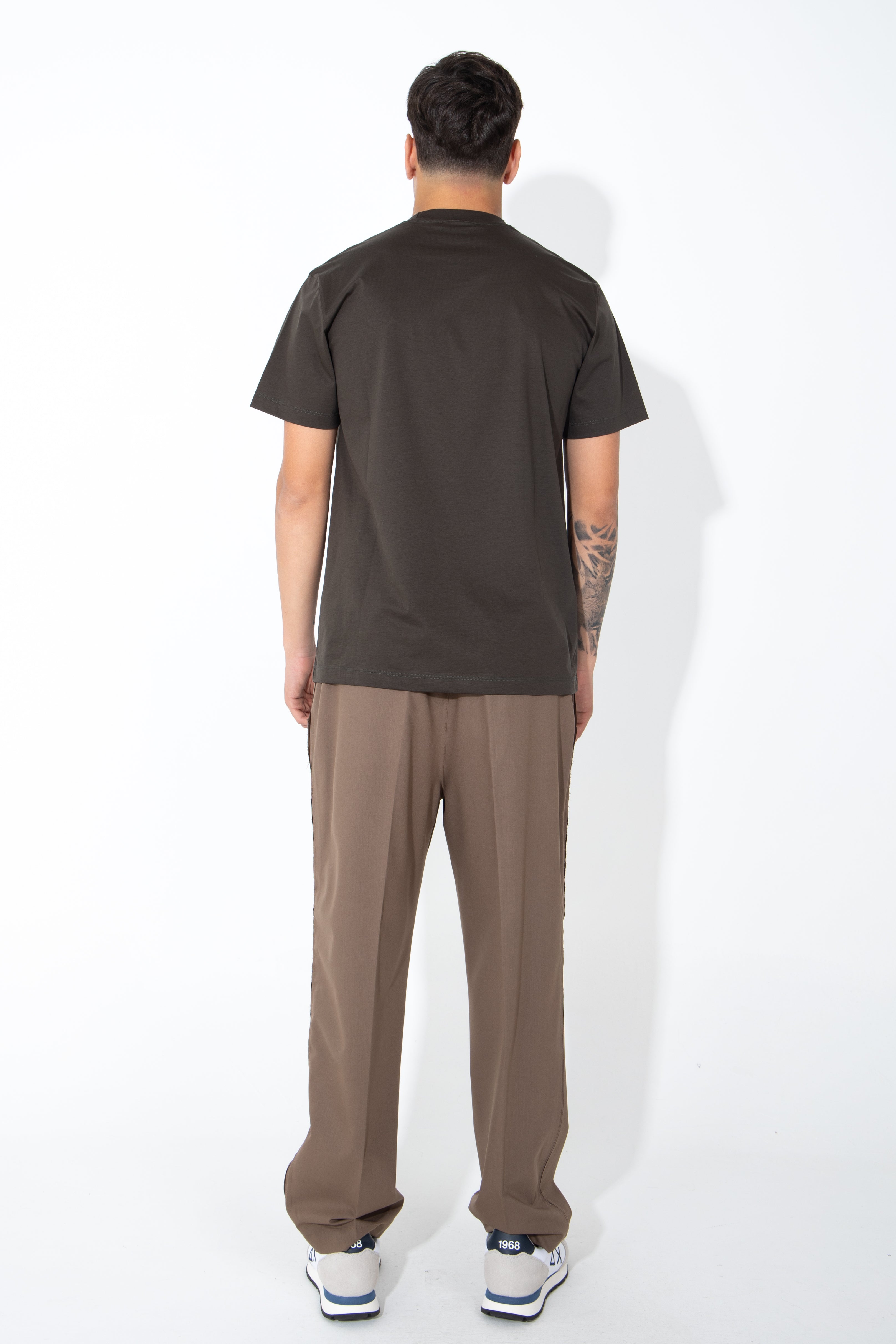 T-shirt con stemma logato