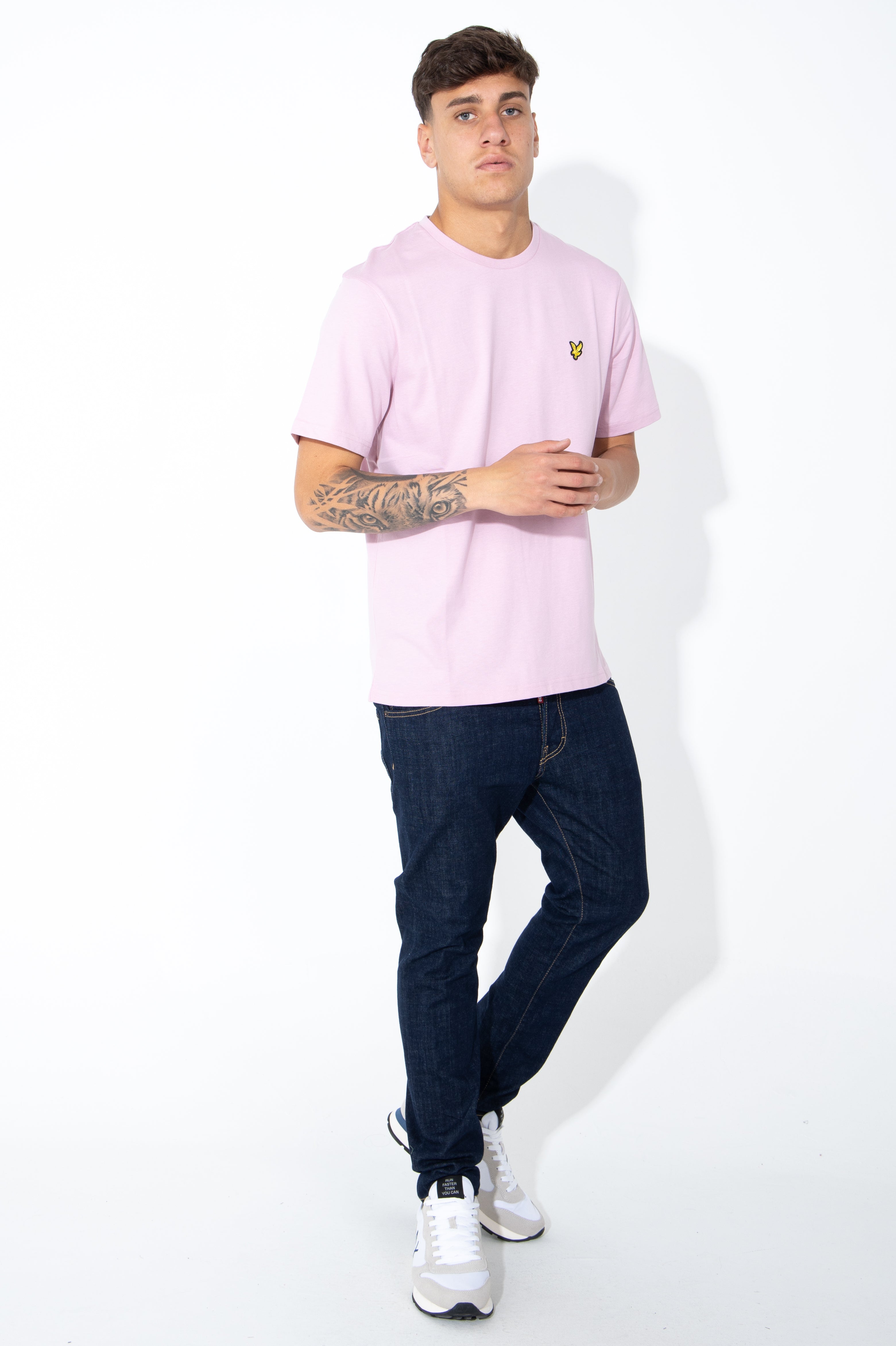 T-shirt con logo giallo