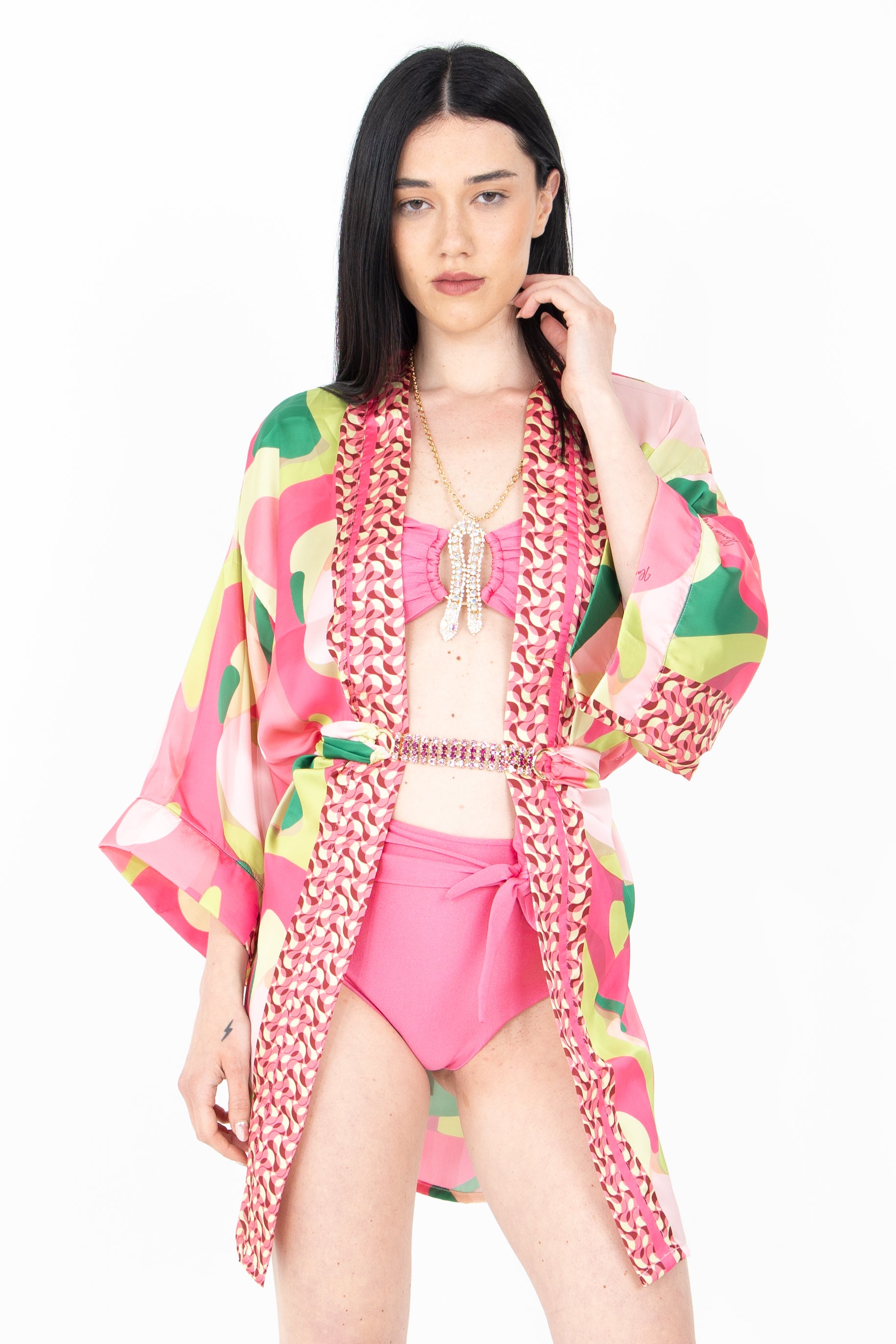 Kimono corto con profilo a contrasto