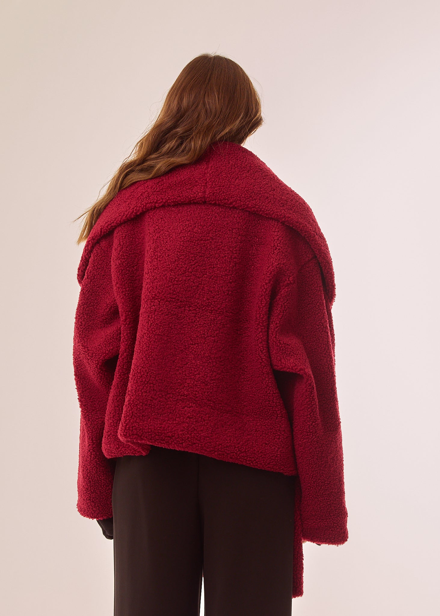 Pelliccia con ampia sciarpa