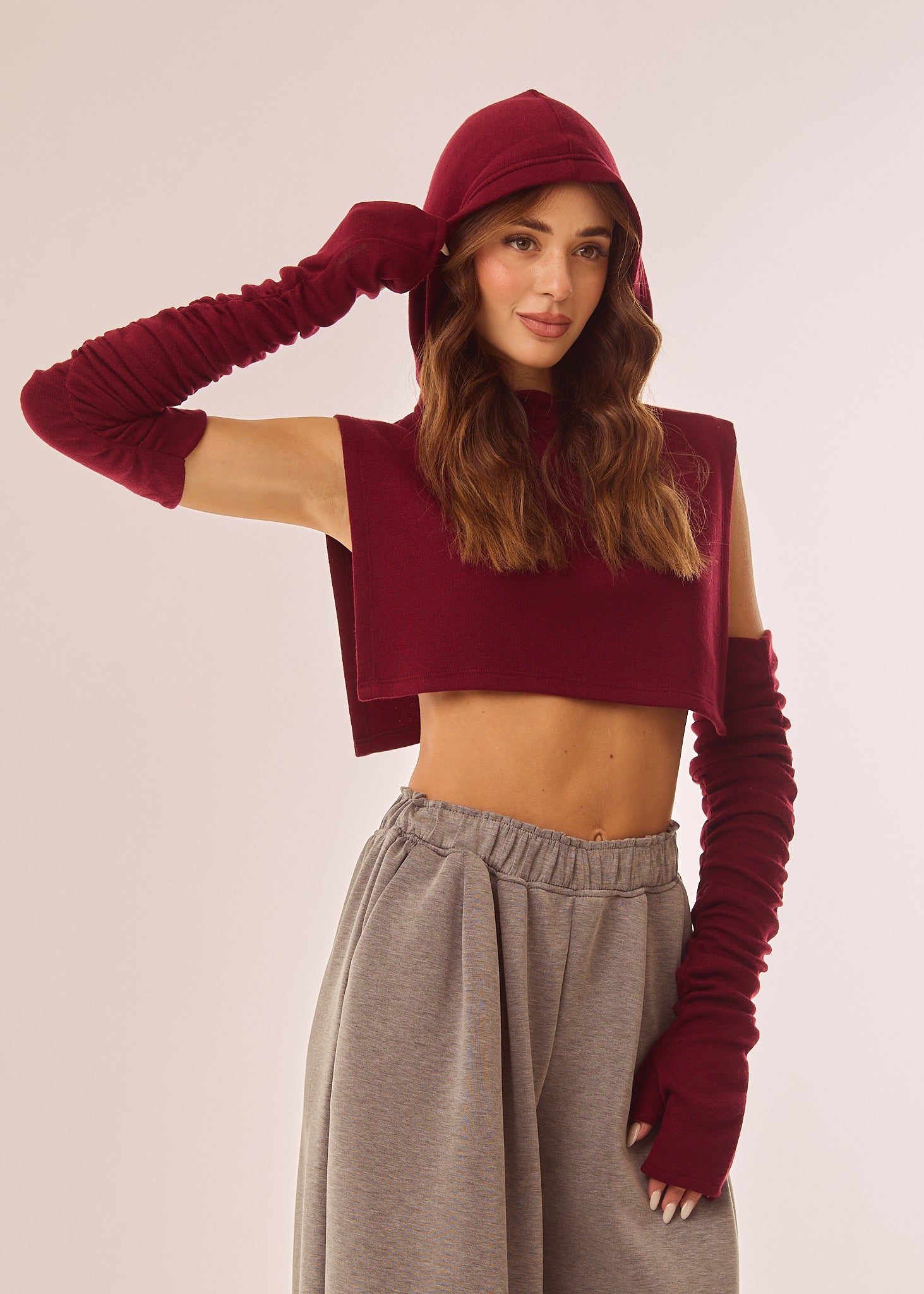 Cappuccio con top crop aperto