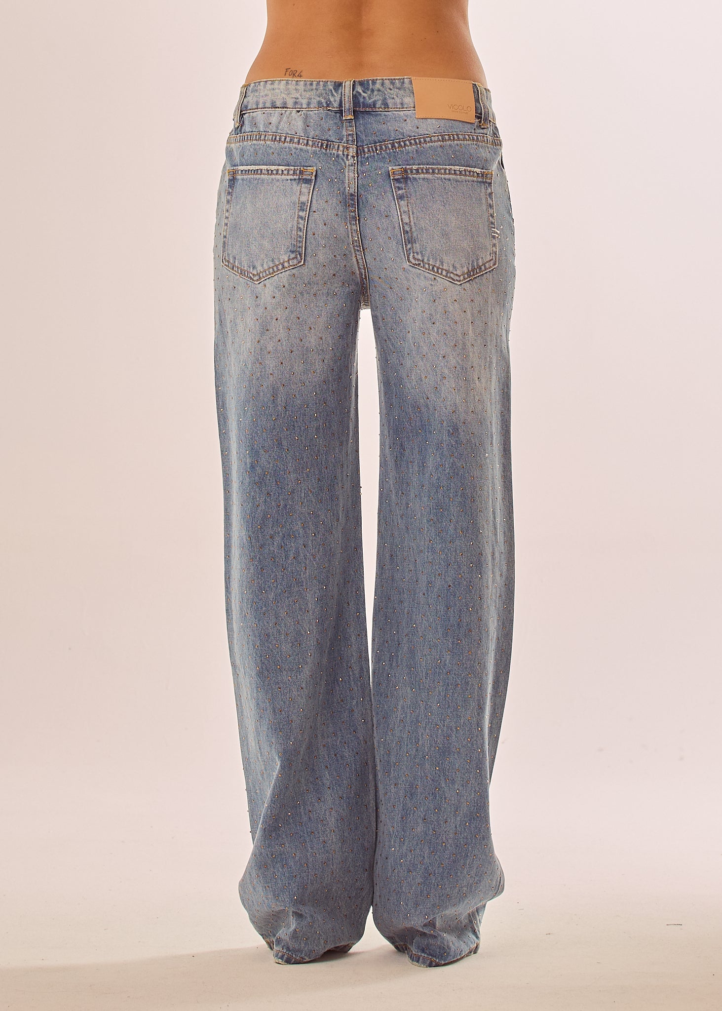 Jeans baggy con applicazioni