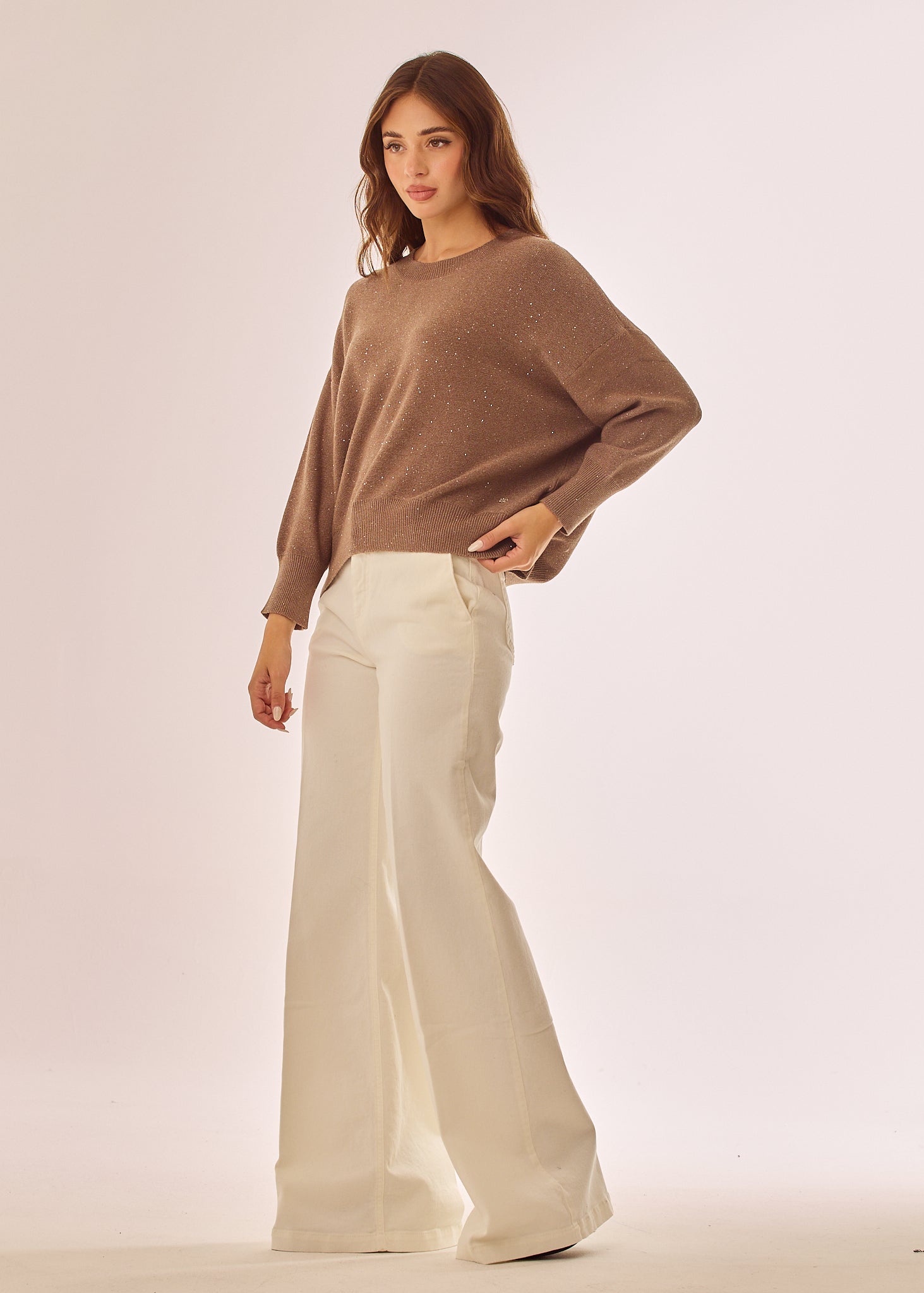 Maglia girocollo con taglio a scatoletta