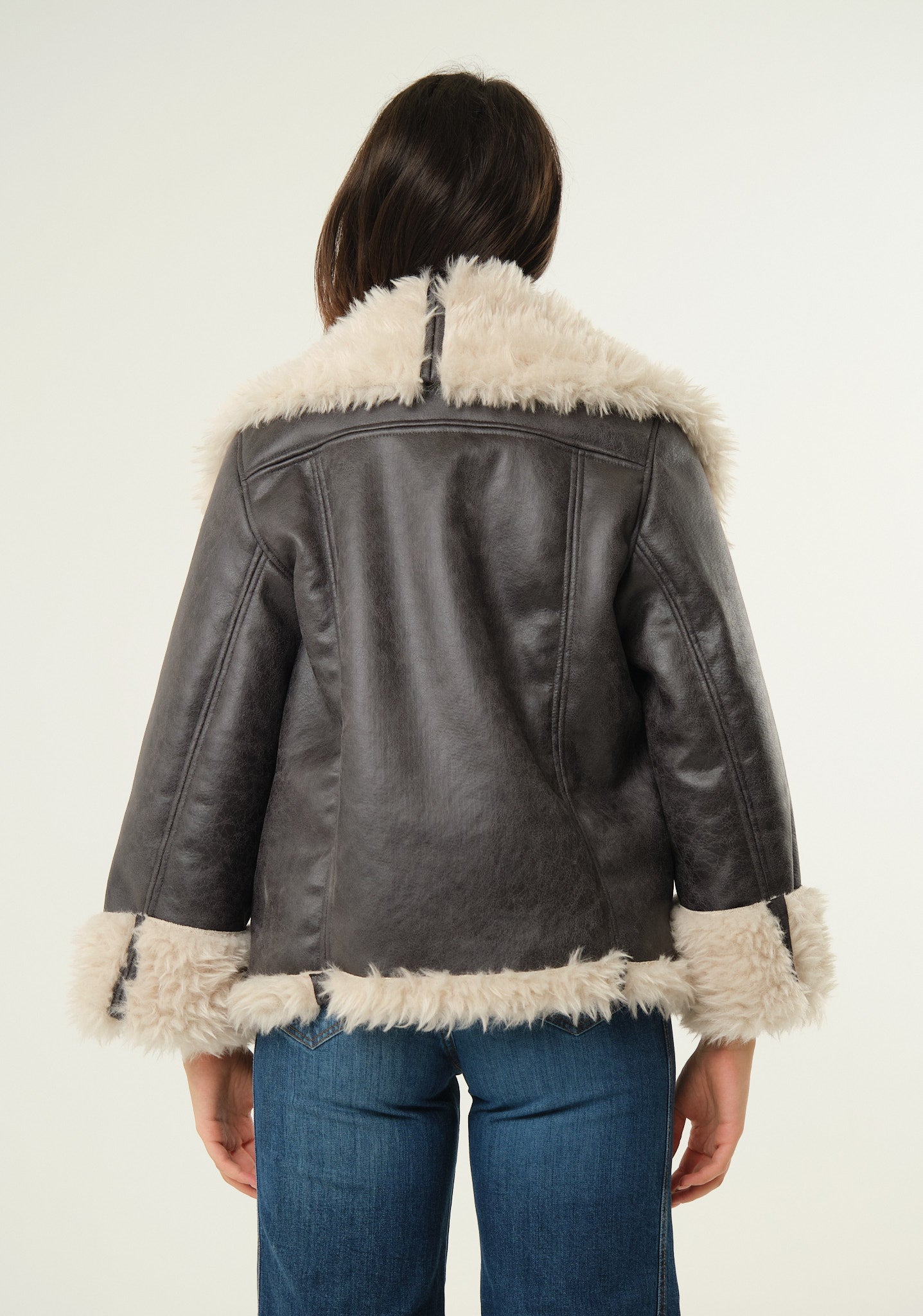 Cappotto corto con interno in teddy