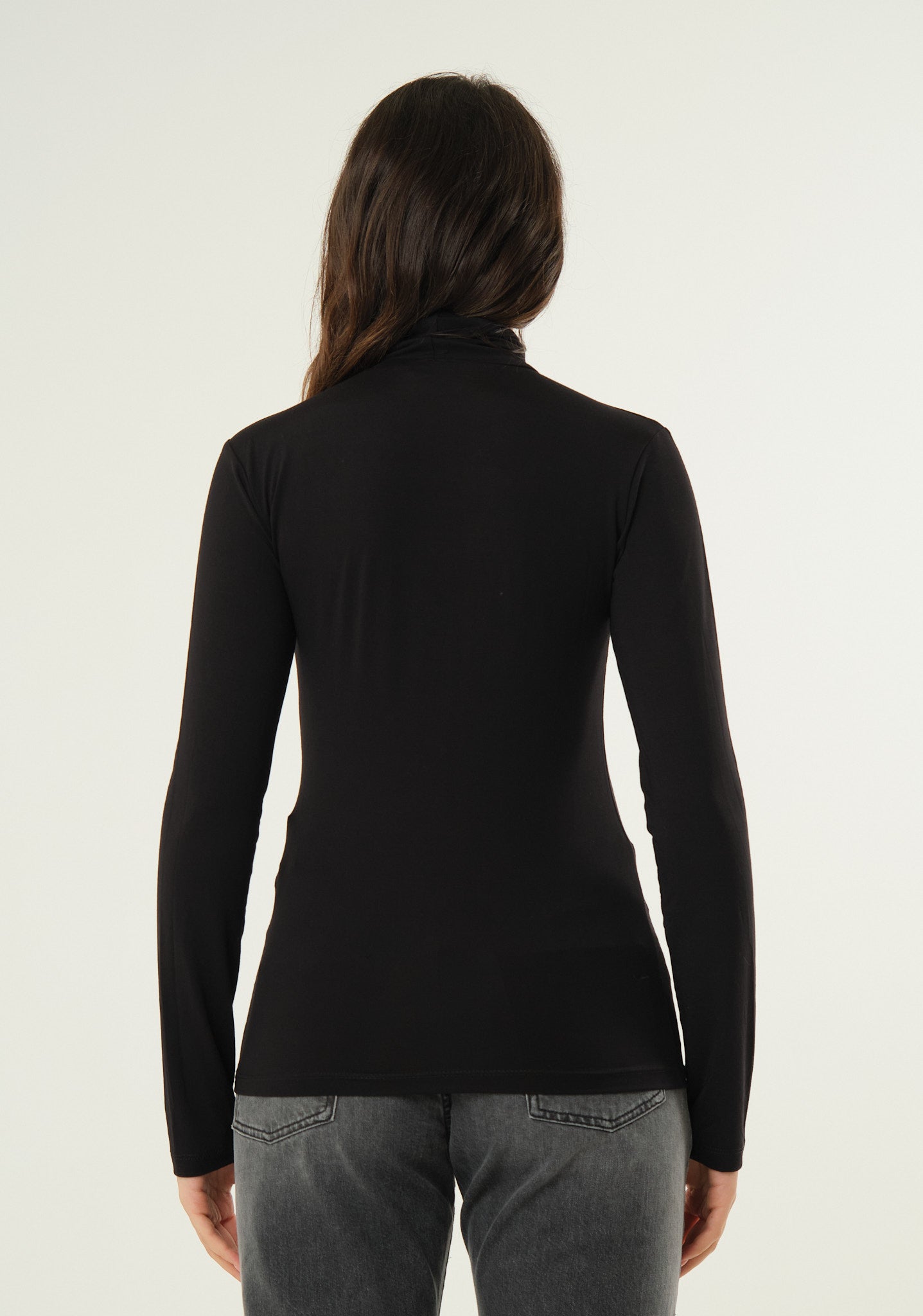 Maglia aderente a collo alto