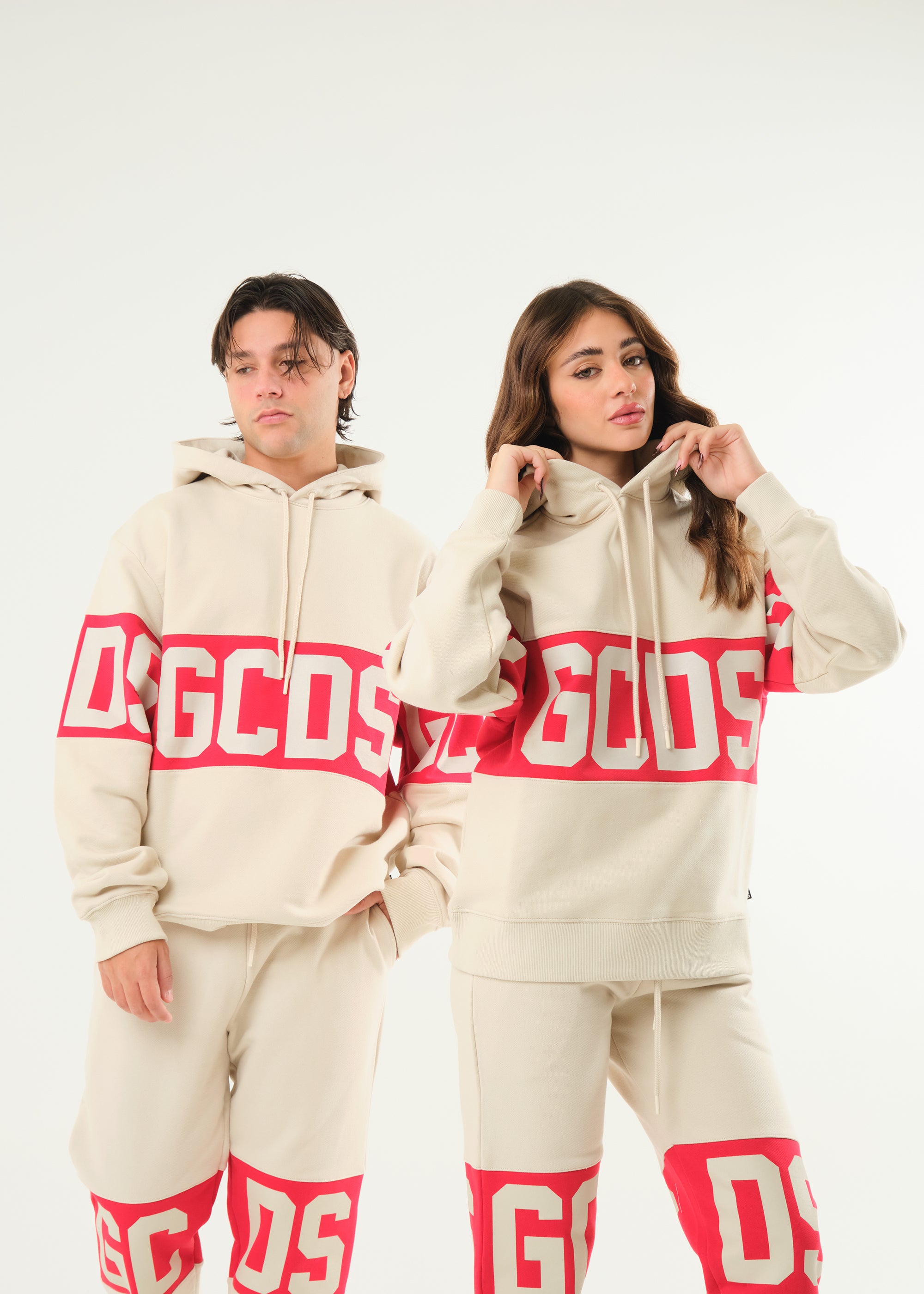 Felpa basic con cappuccio