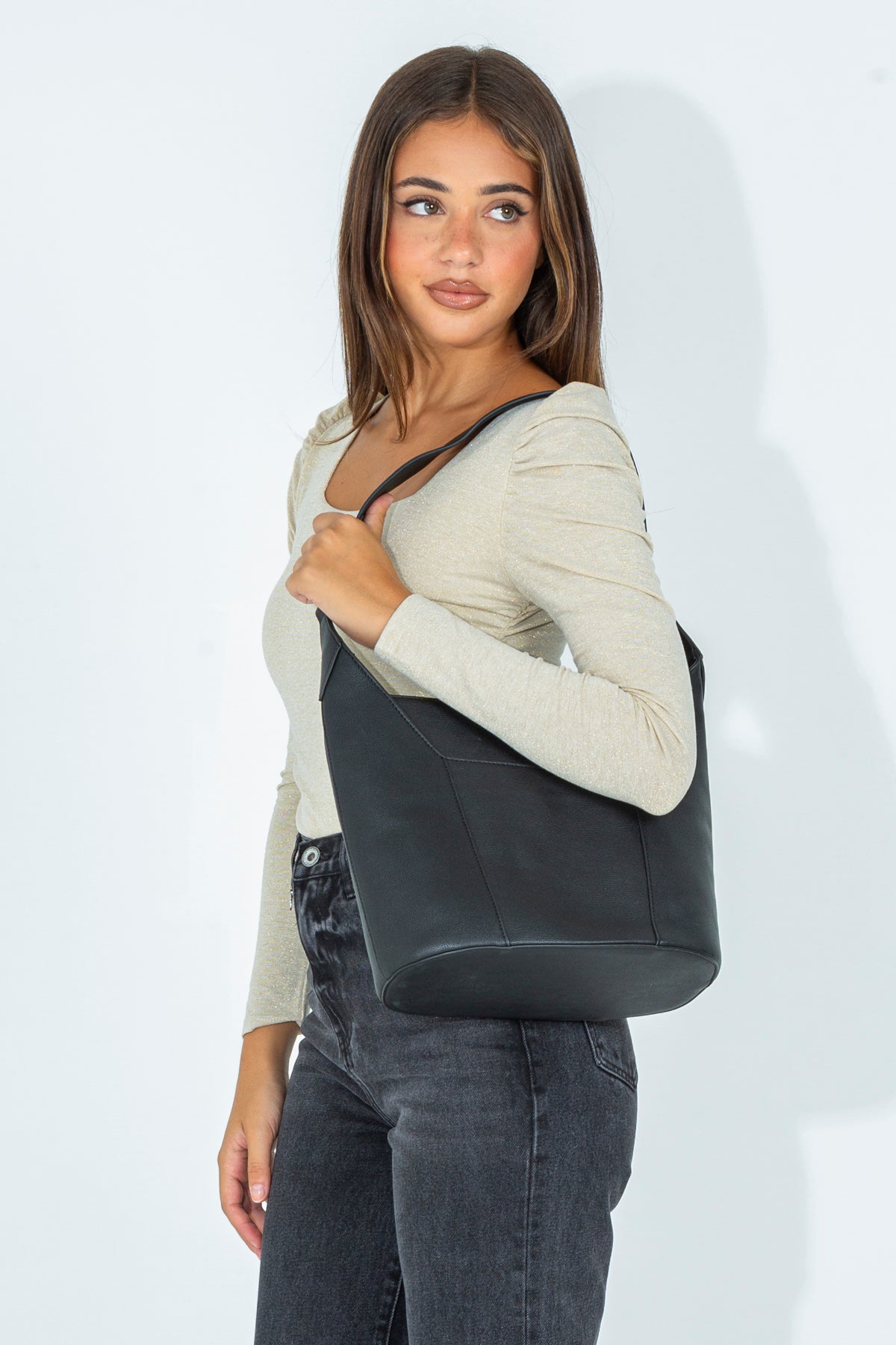 Medium shoulder bag