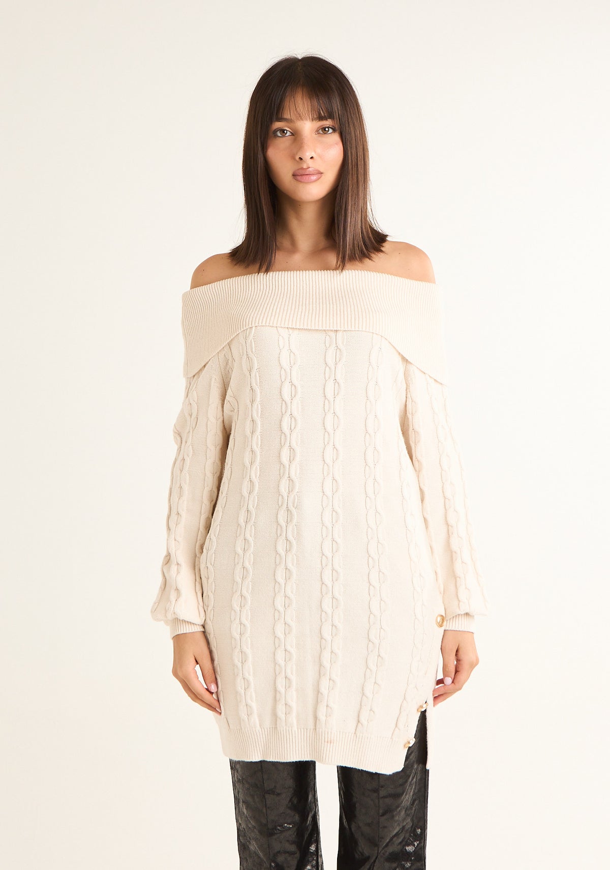 Pullover allungato con scollo shiffer