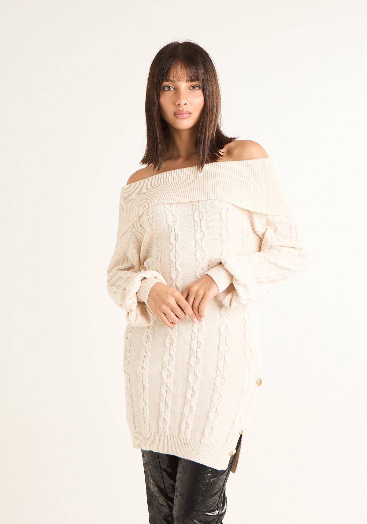 Pullover allungato con scollo shiffer