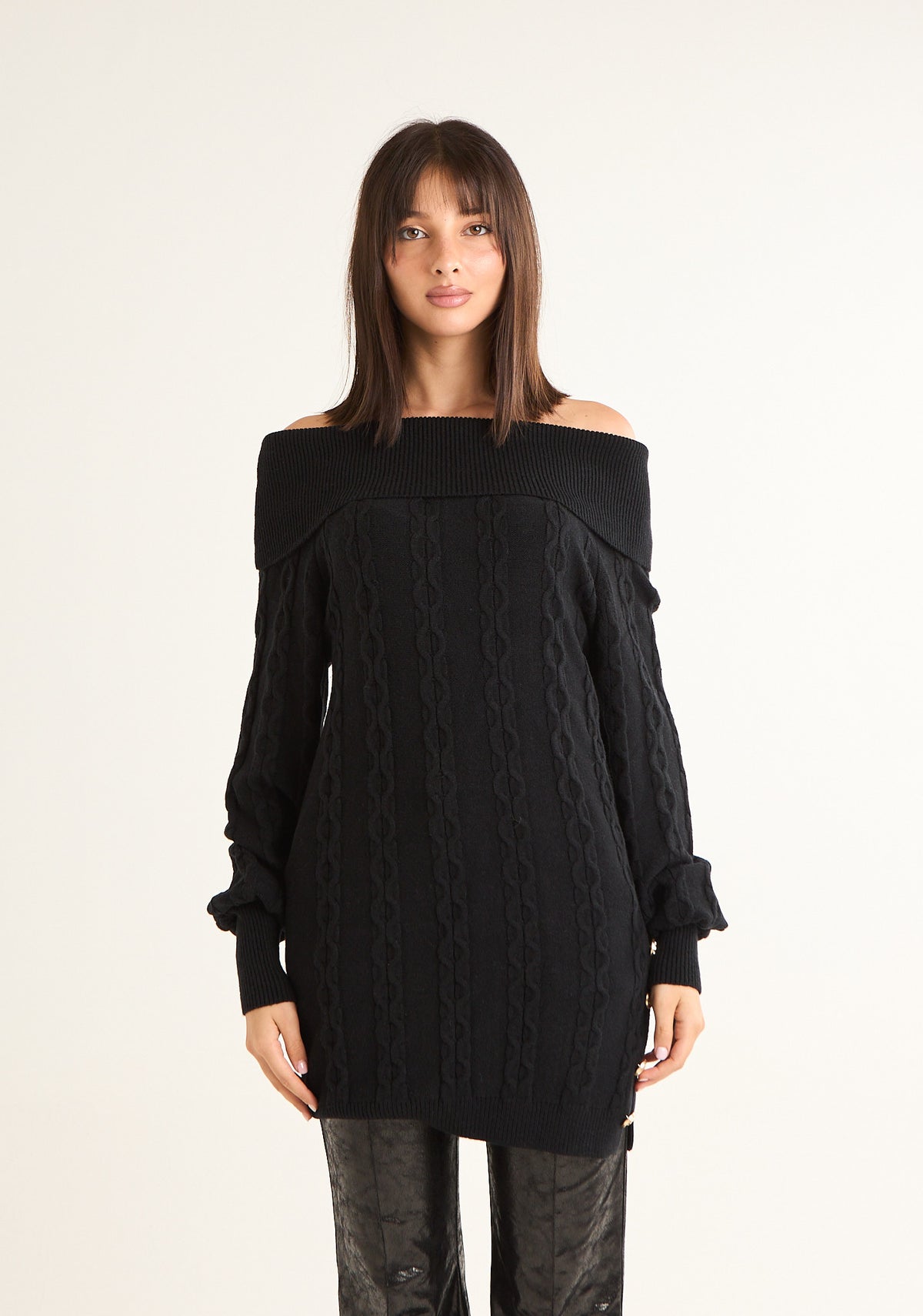 Pullover allungato con scollo shiffer