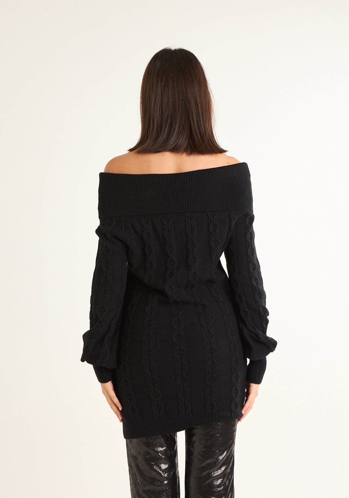 Pullover allungato con scollo shiffer
