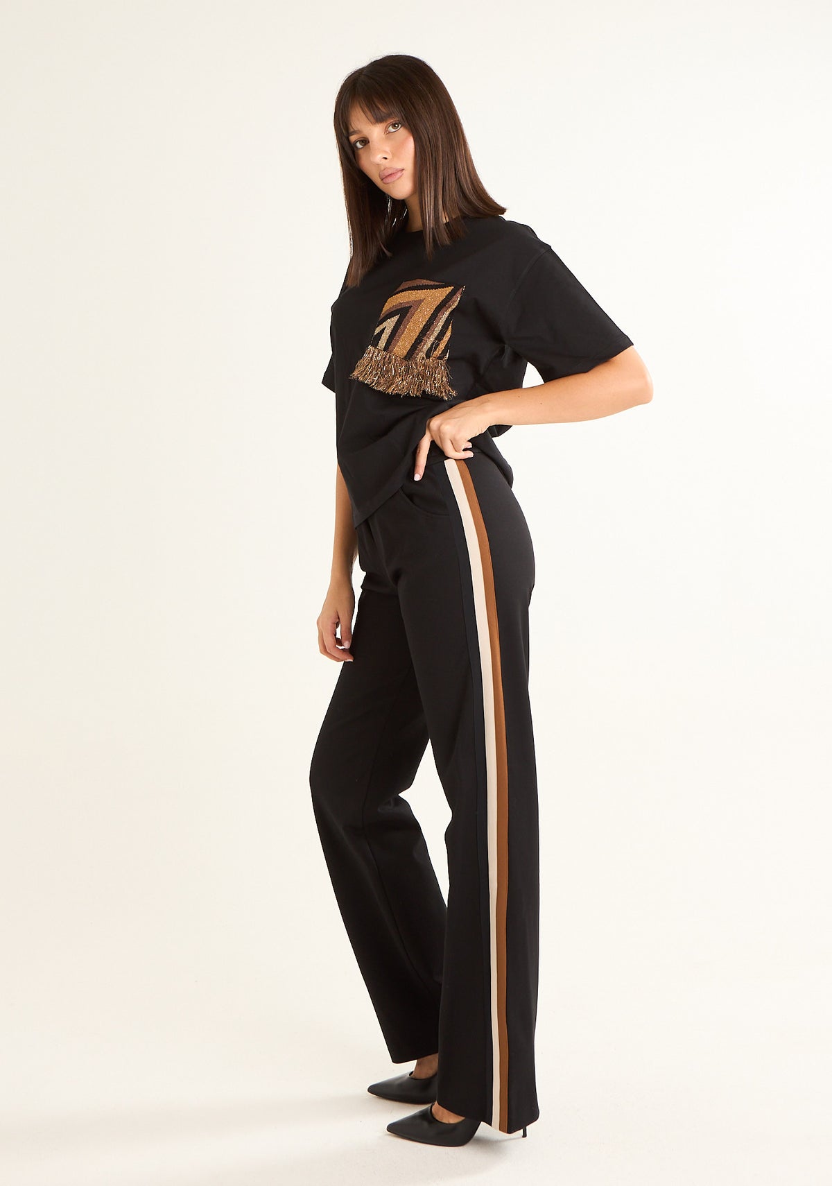 T-shirt con tasca decorativa