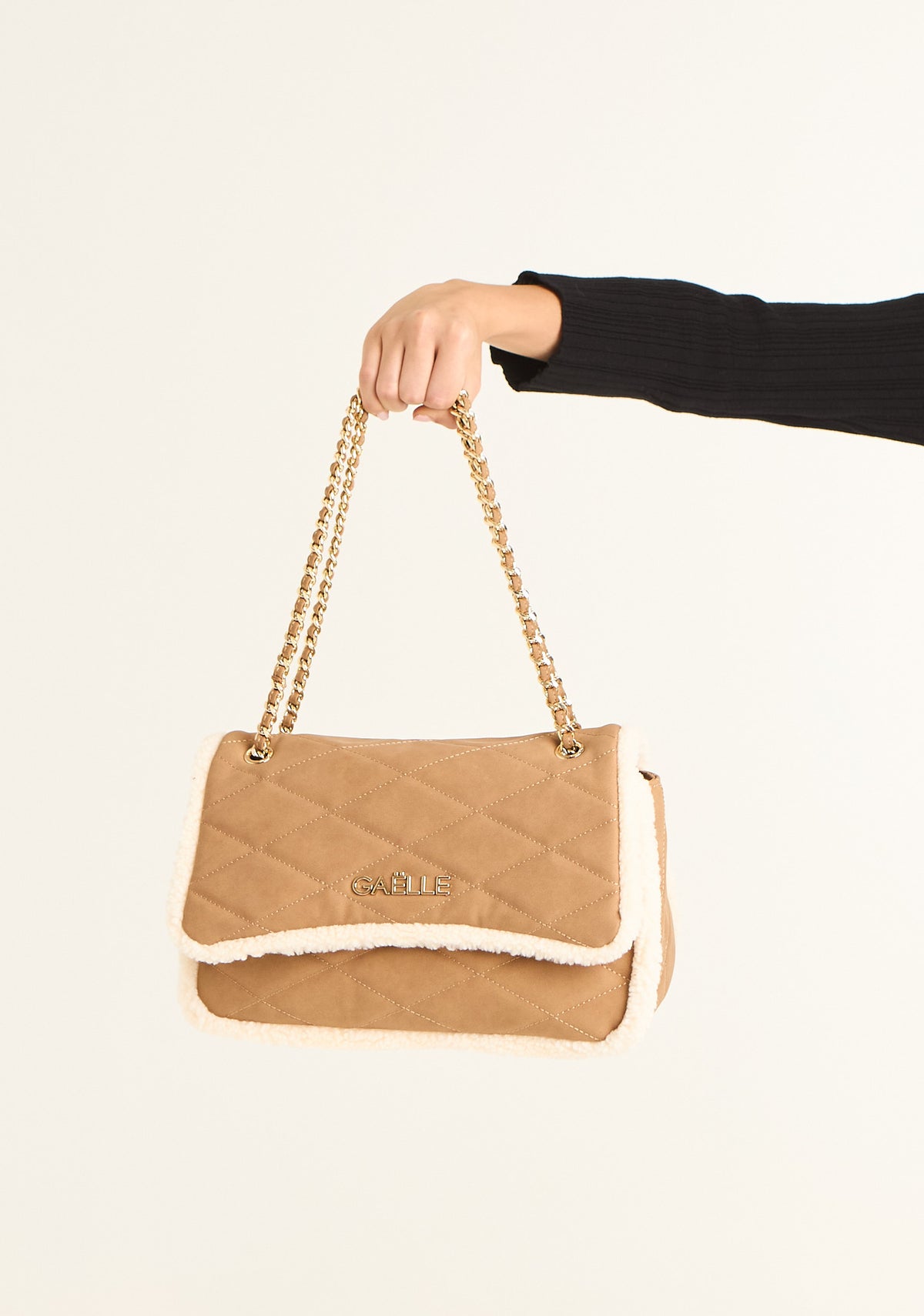 Borsa grande in ecomontone con tracolla a catena