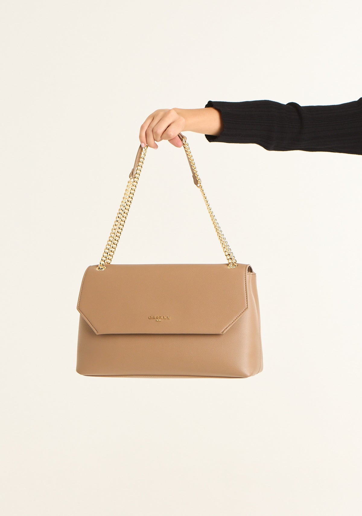 Borsa maxi a spalla con tracolla a catena