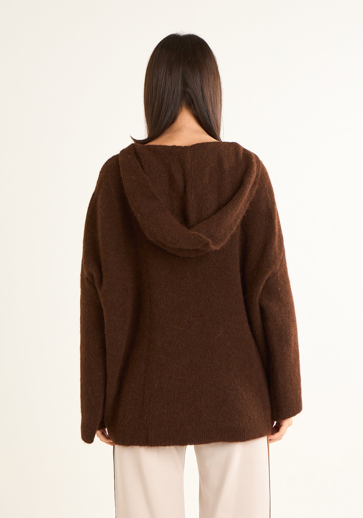 Maglia con cappuccio tinta unita
