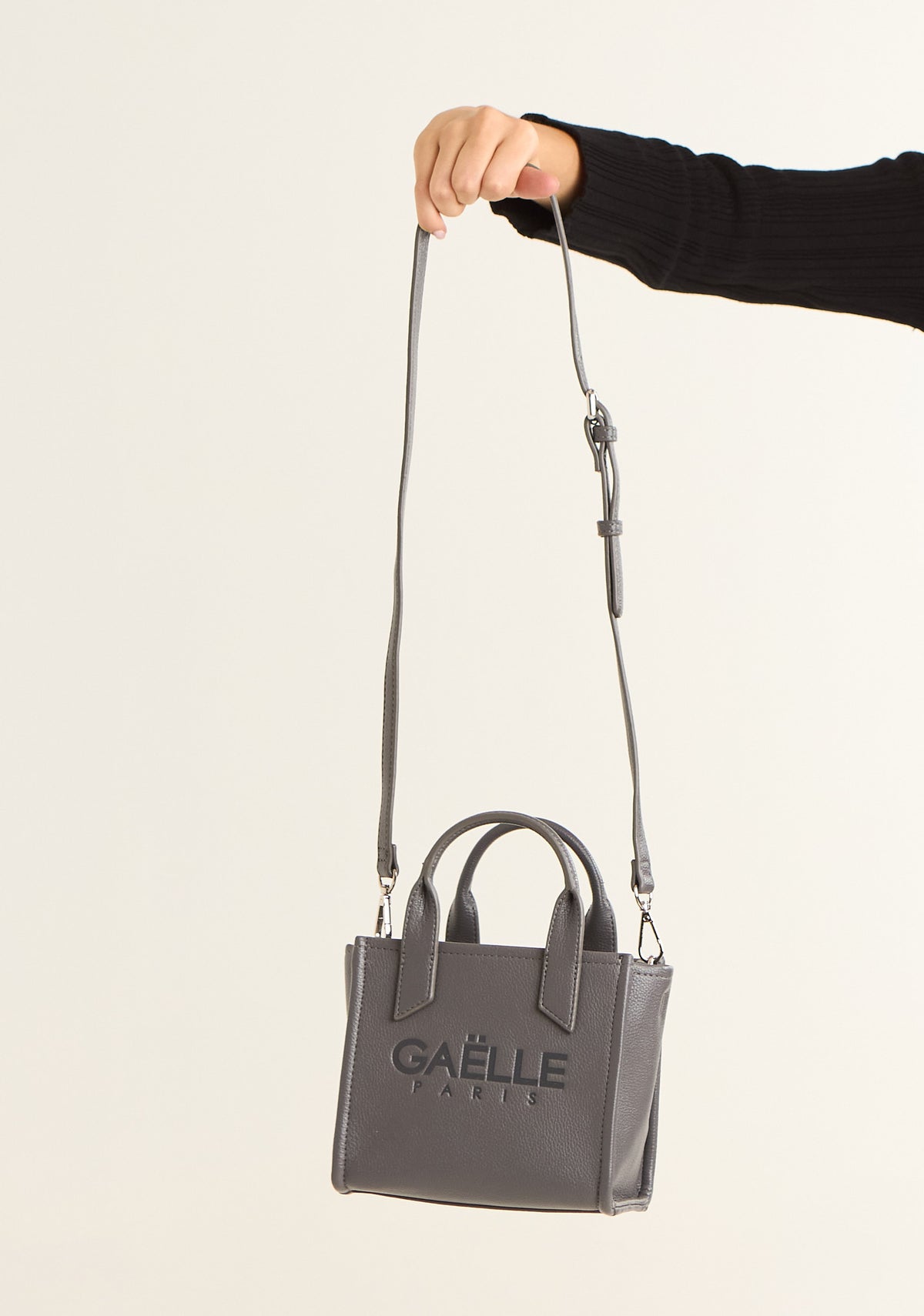 Borsa mini a mano con maxilogo