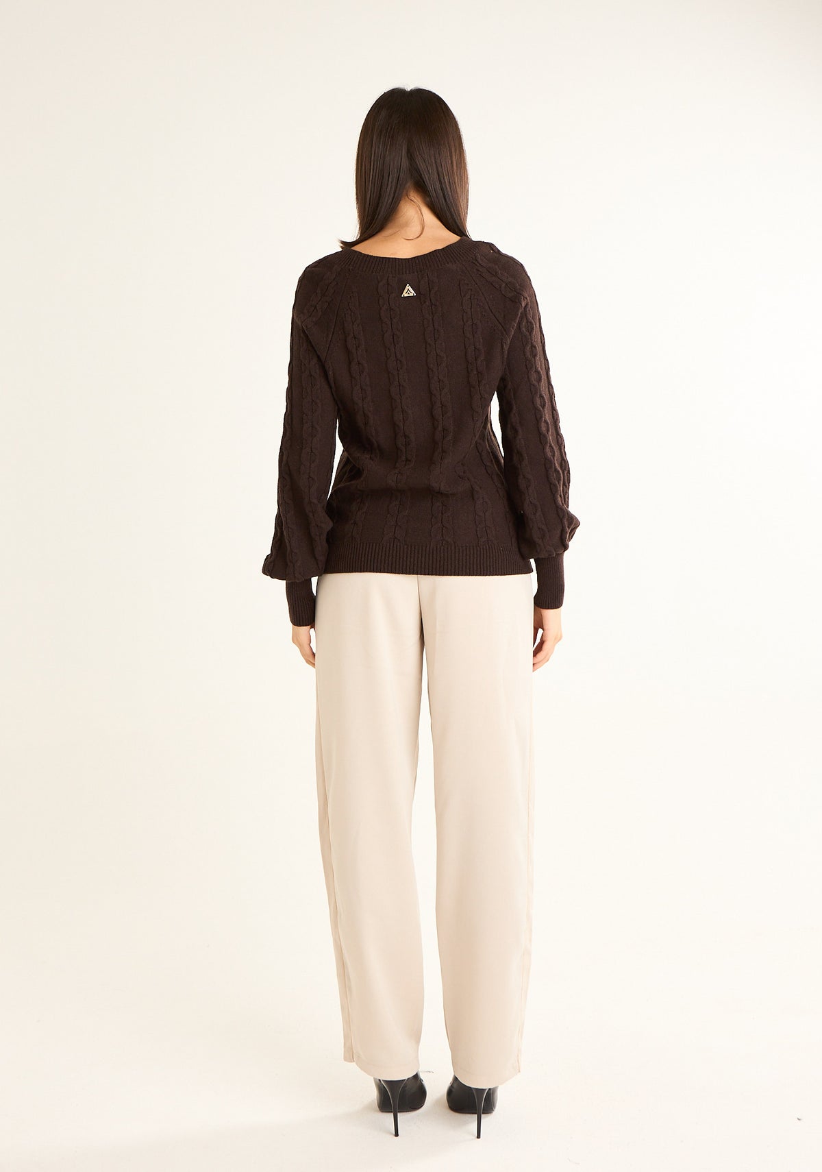 Maglione con lavorazione a trecce