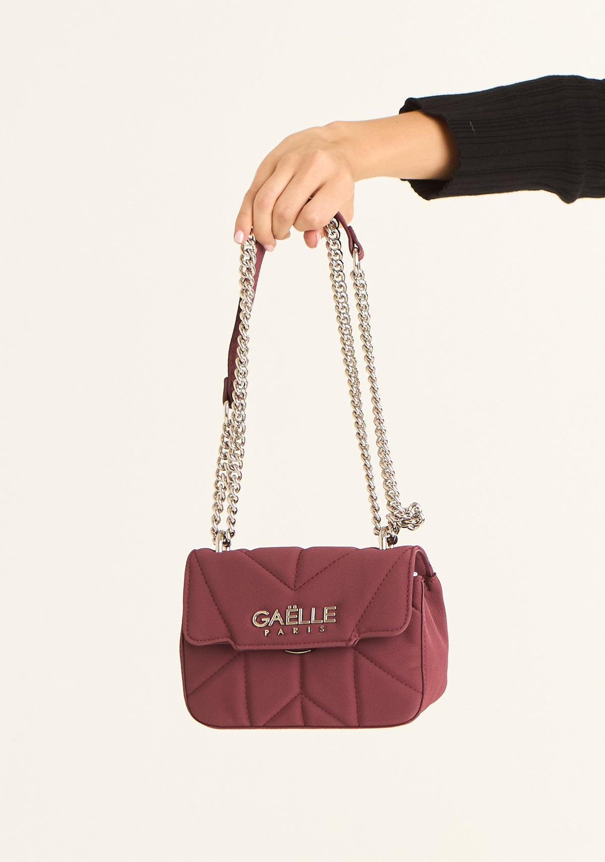 Borsa mini a tracolla con logo metallico