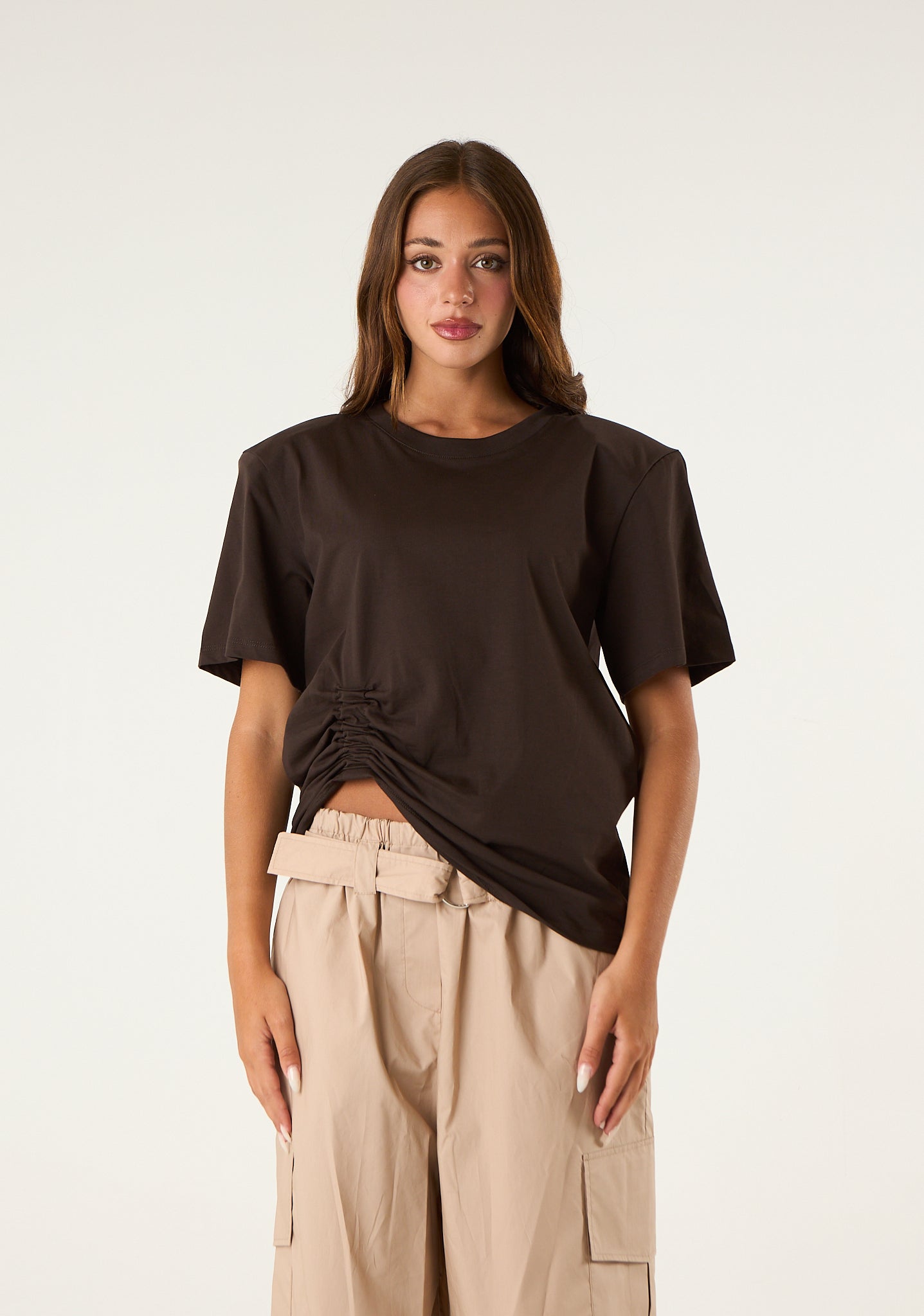 T-shirt con arriccio laterale