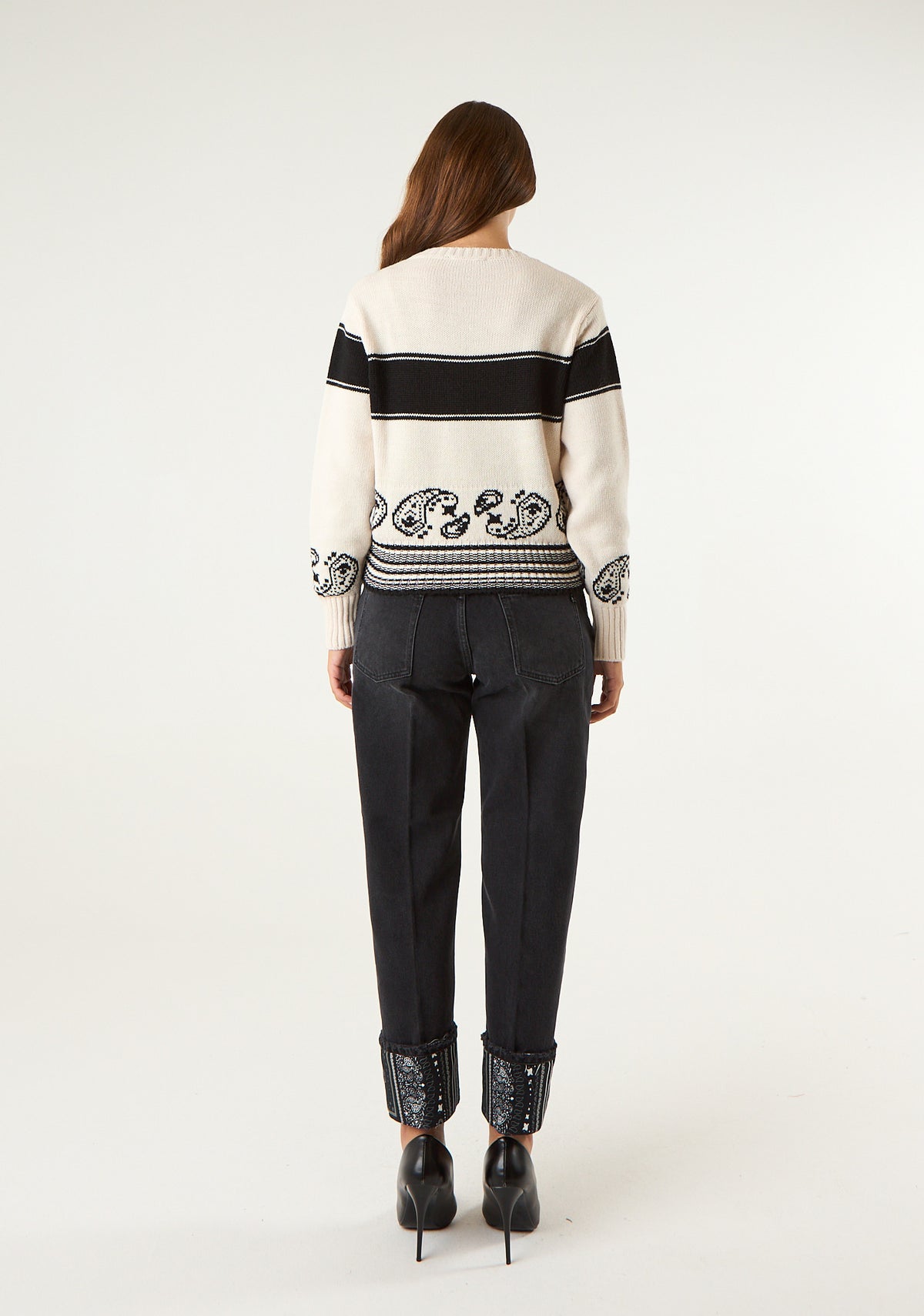 Pullover con fascia logata