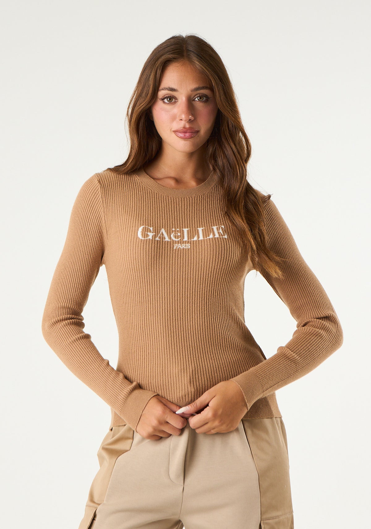 Pullover aderente in maglia a coste