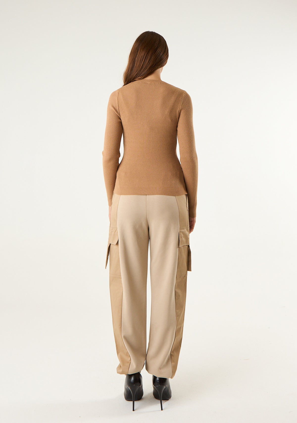 Pullover aderente in maglia a coste
