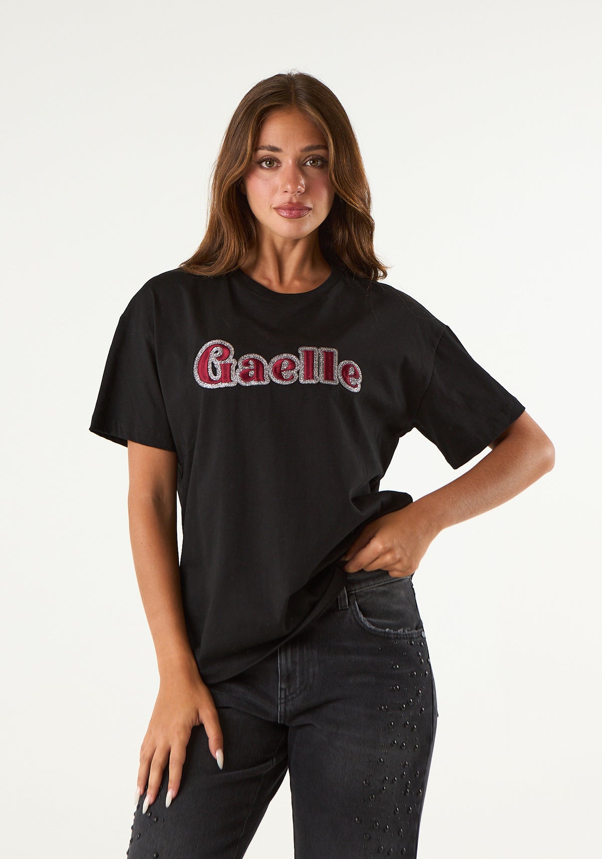 T-shirt con ricamo frontale