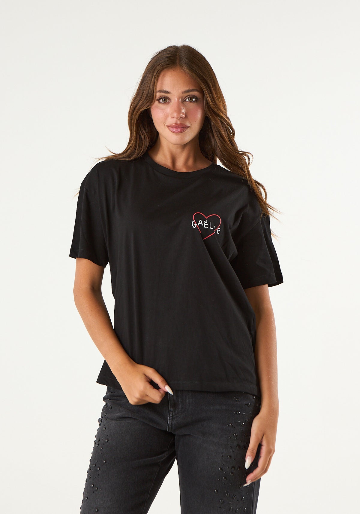 T-shirt cuore con ricamo laterale