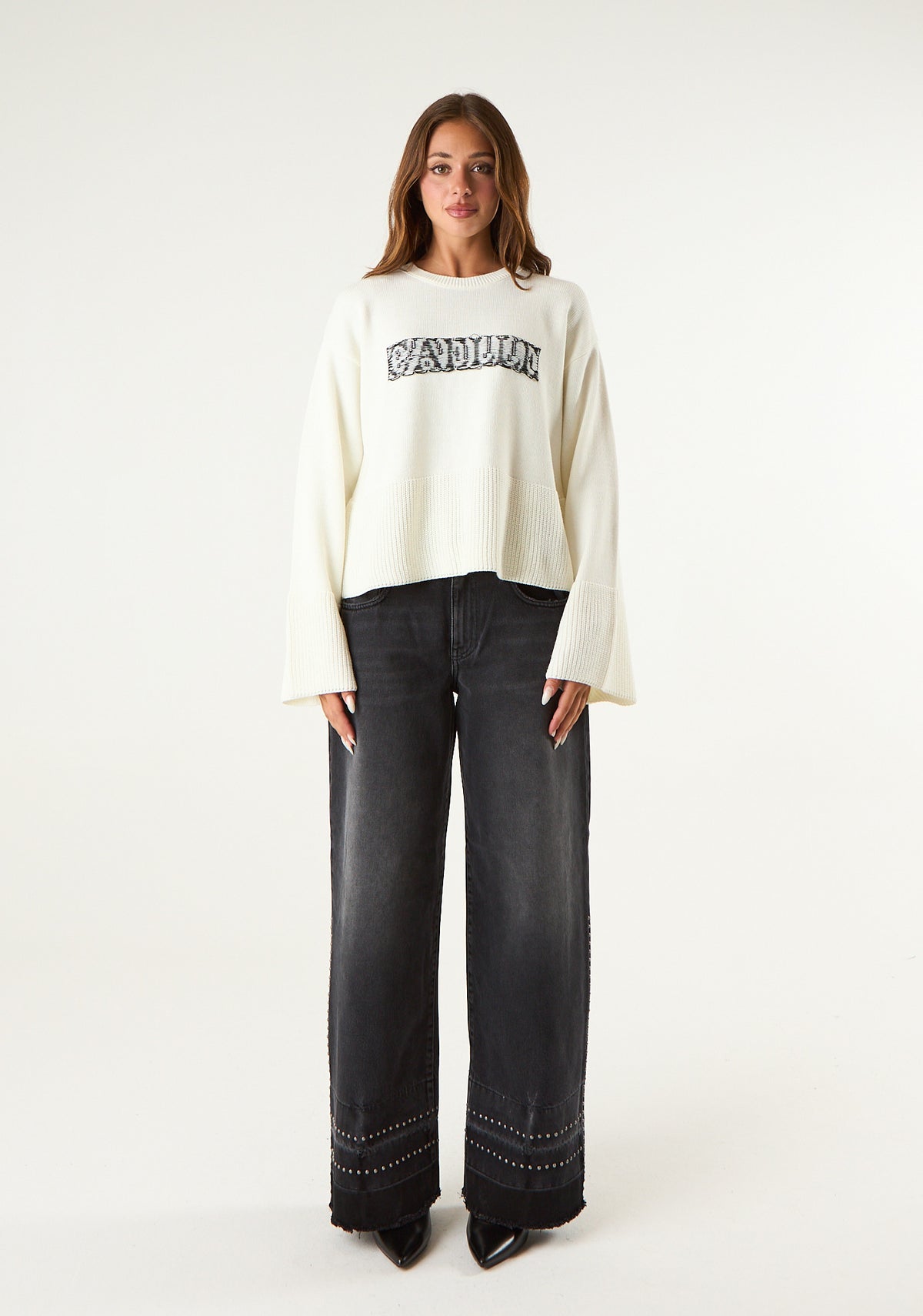 Pullover con maniche lunghe a campana
