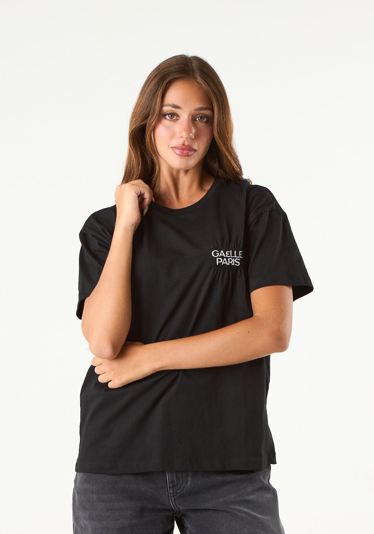 T-shirt con ricamo arricciato