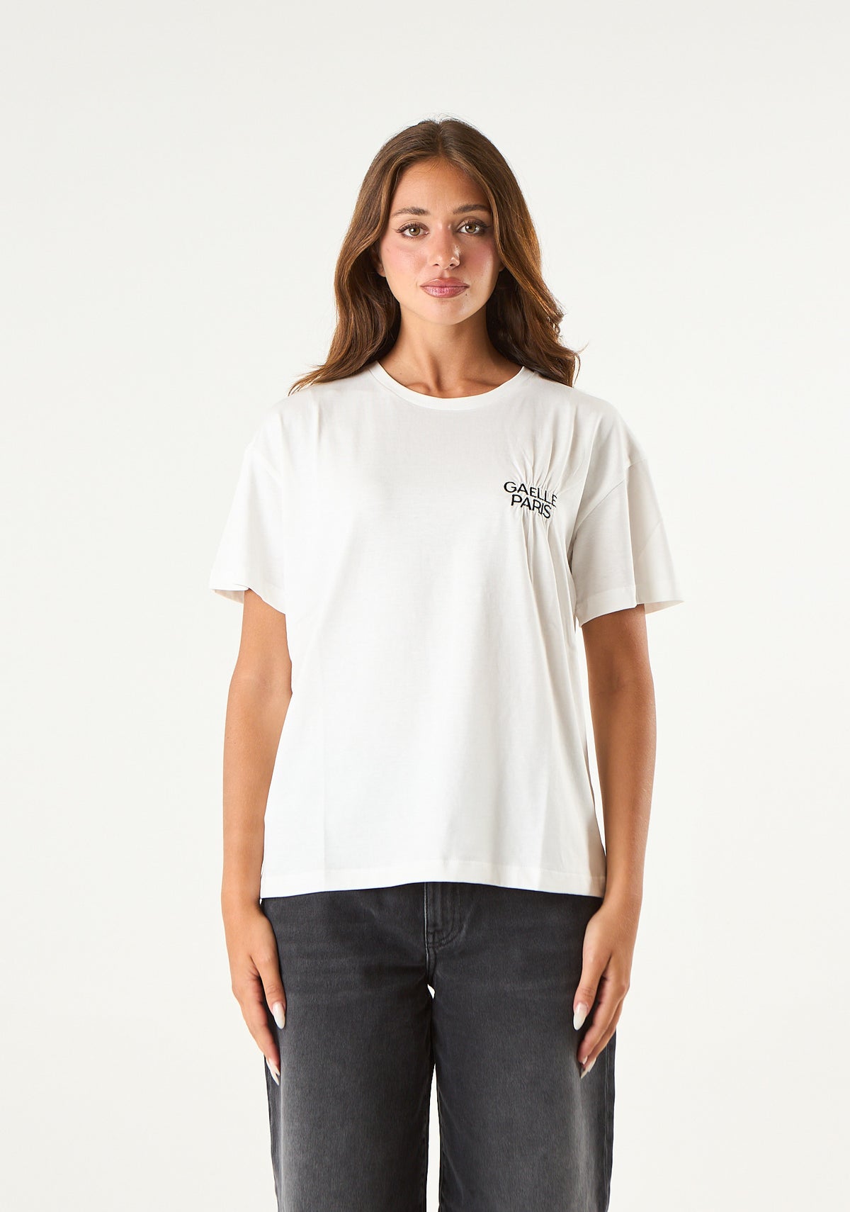 T-shirt con ricamo arricciato