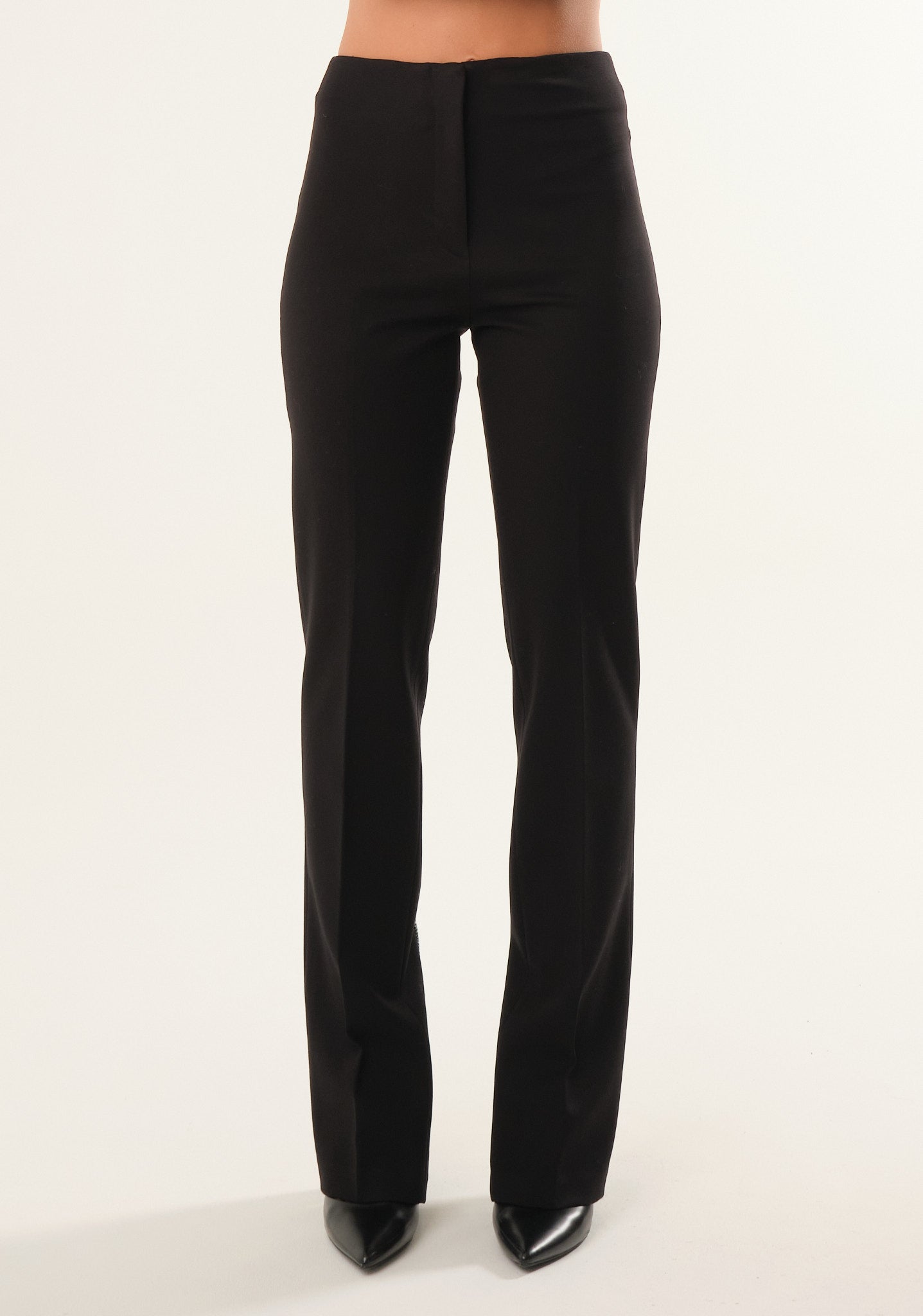 Pantalone con apertura su fondo