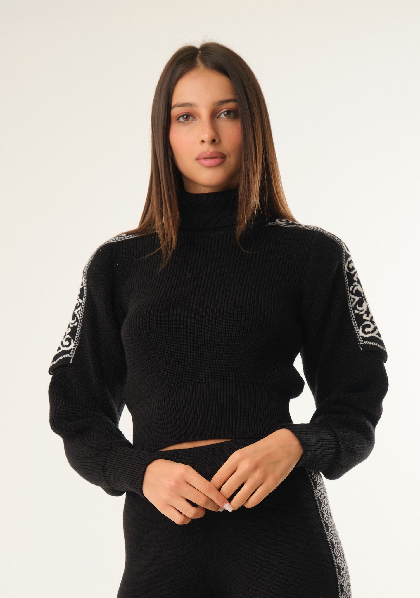 Maglia corta con spalline jacquard