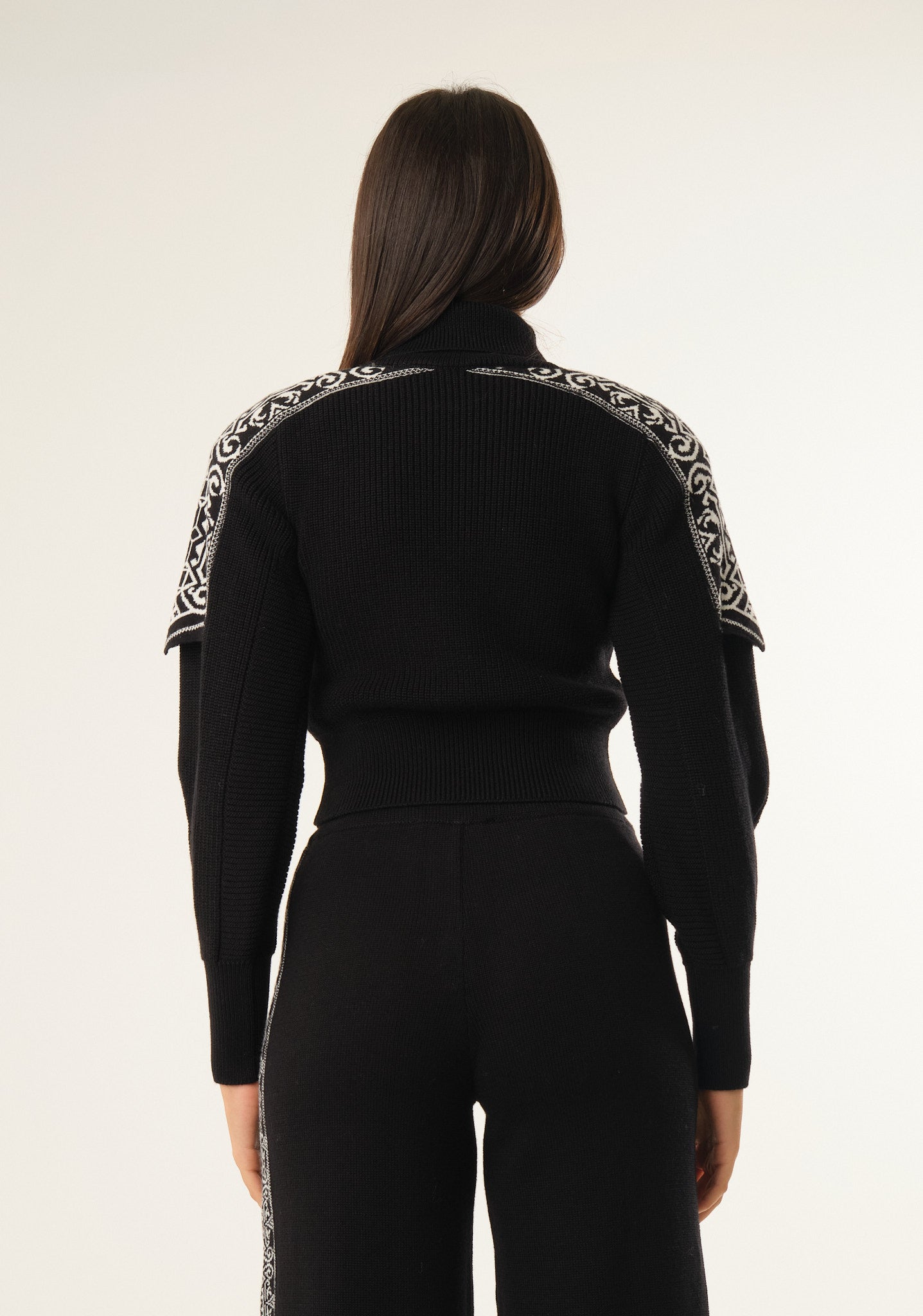 Maglia corta con spalline jacquard