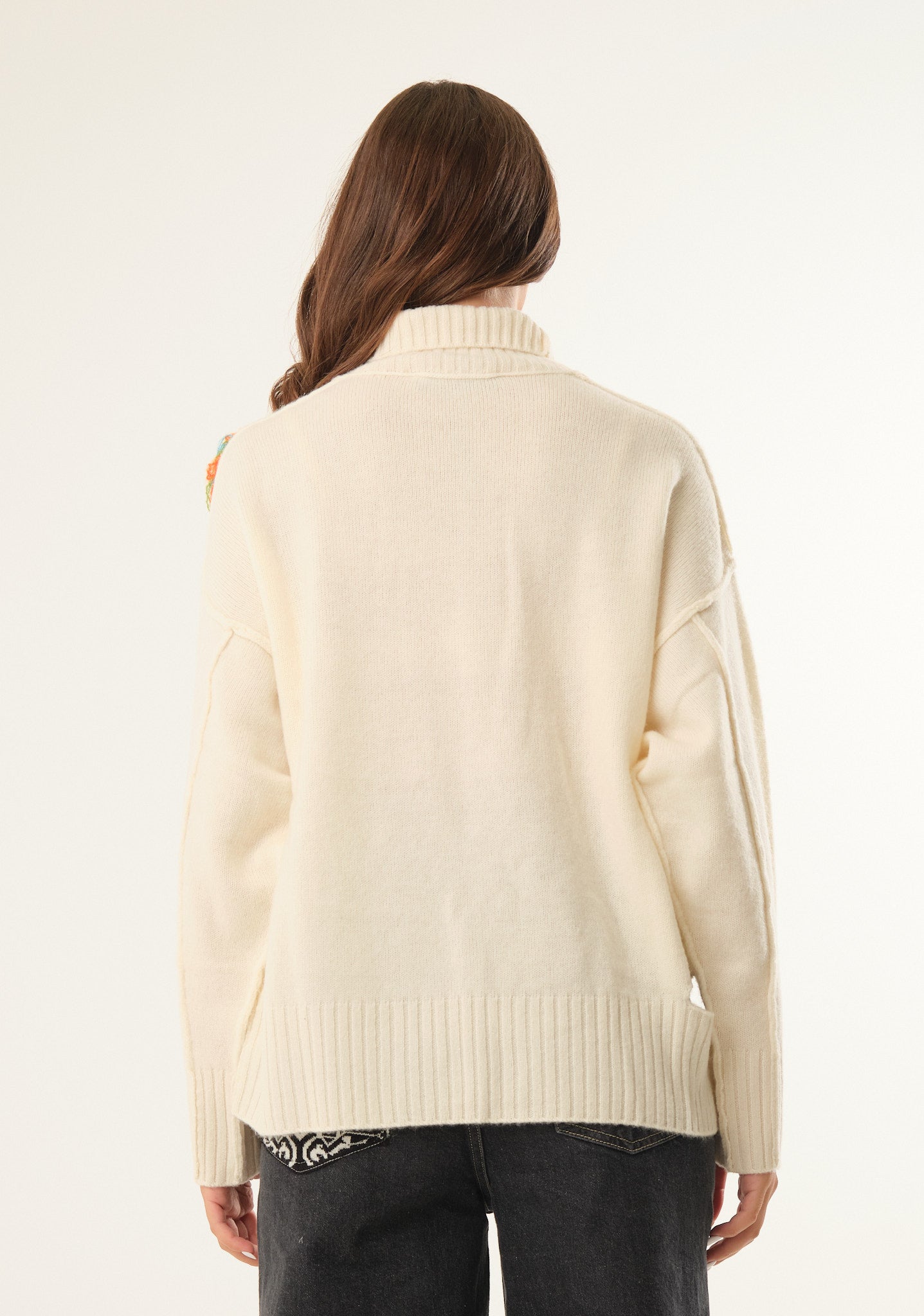 Maglione in lana con dettagli cut out