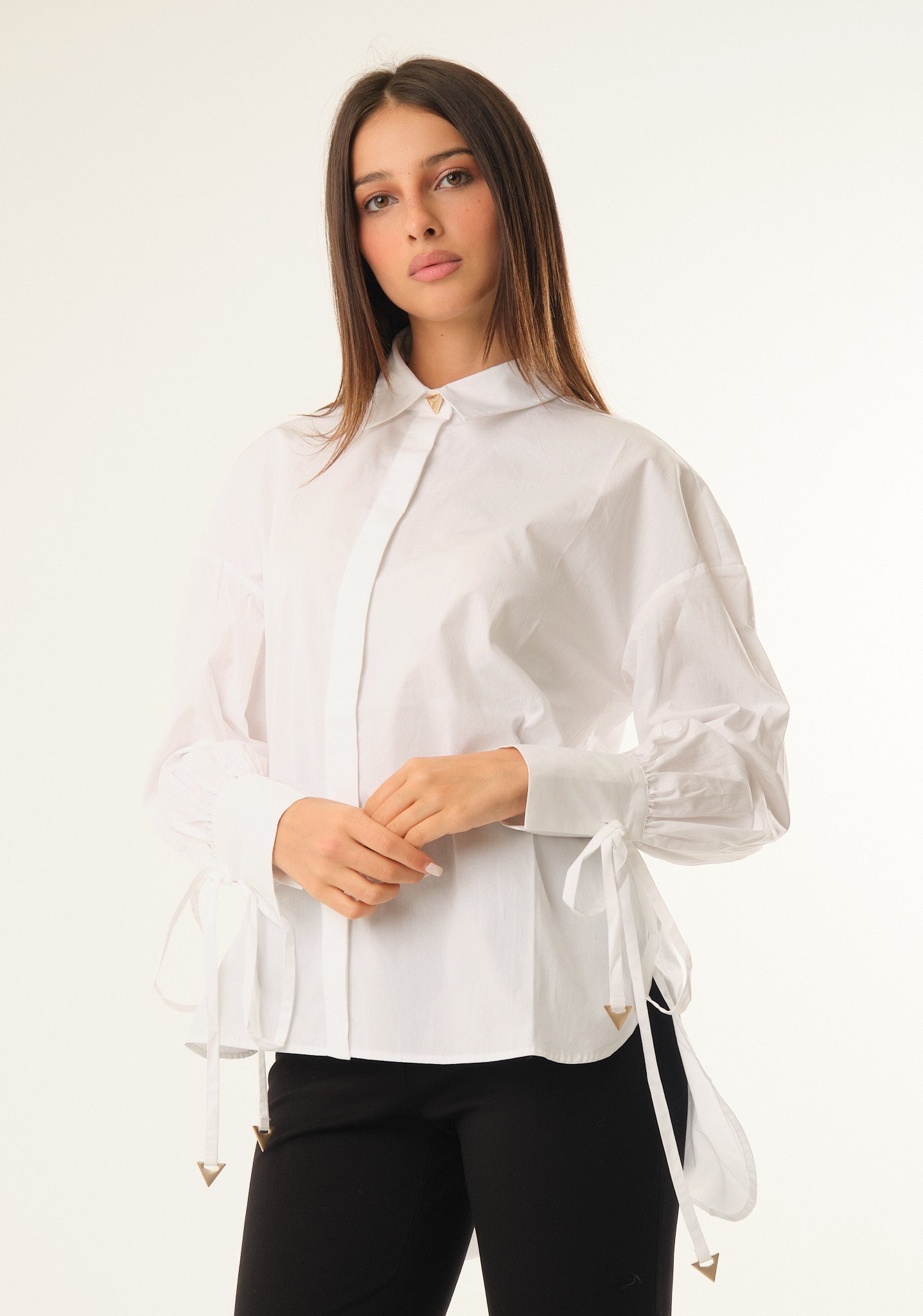 Camicia over con polsini da annodare
