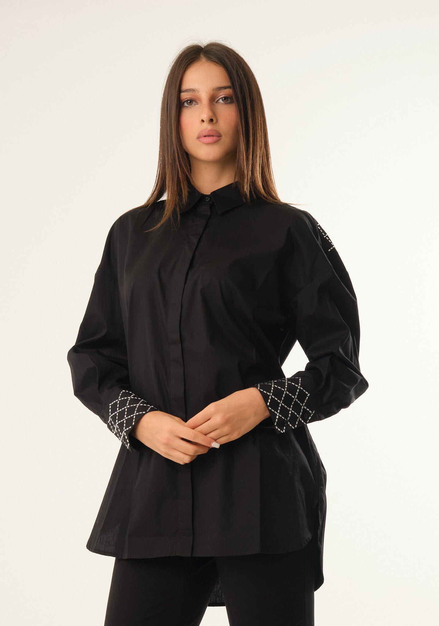 Camicia over con dettagli preziosi