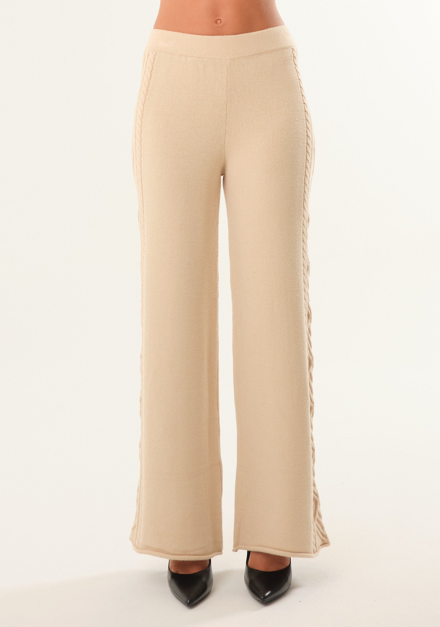 Pantalone palazzo con dettaglio laterale